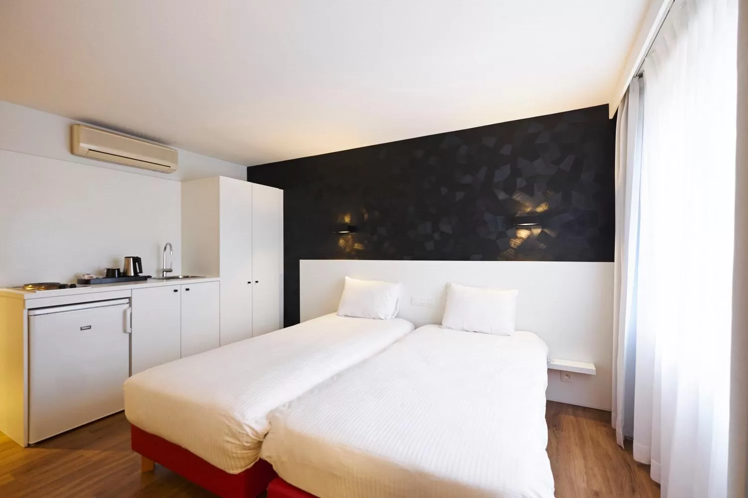 Coffee/tea facilities, Bed in Parkhotel Roeselare