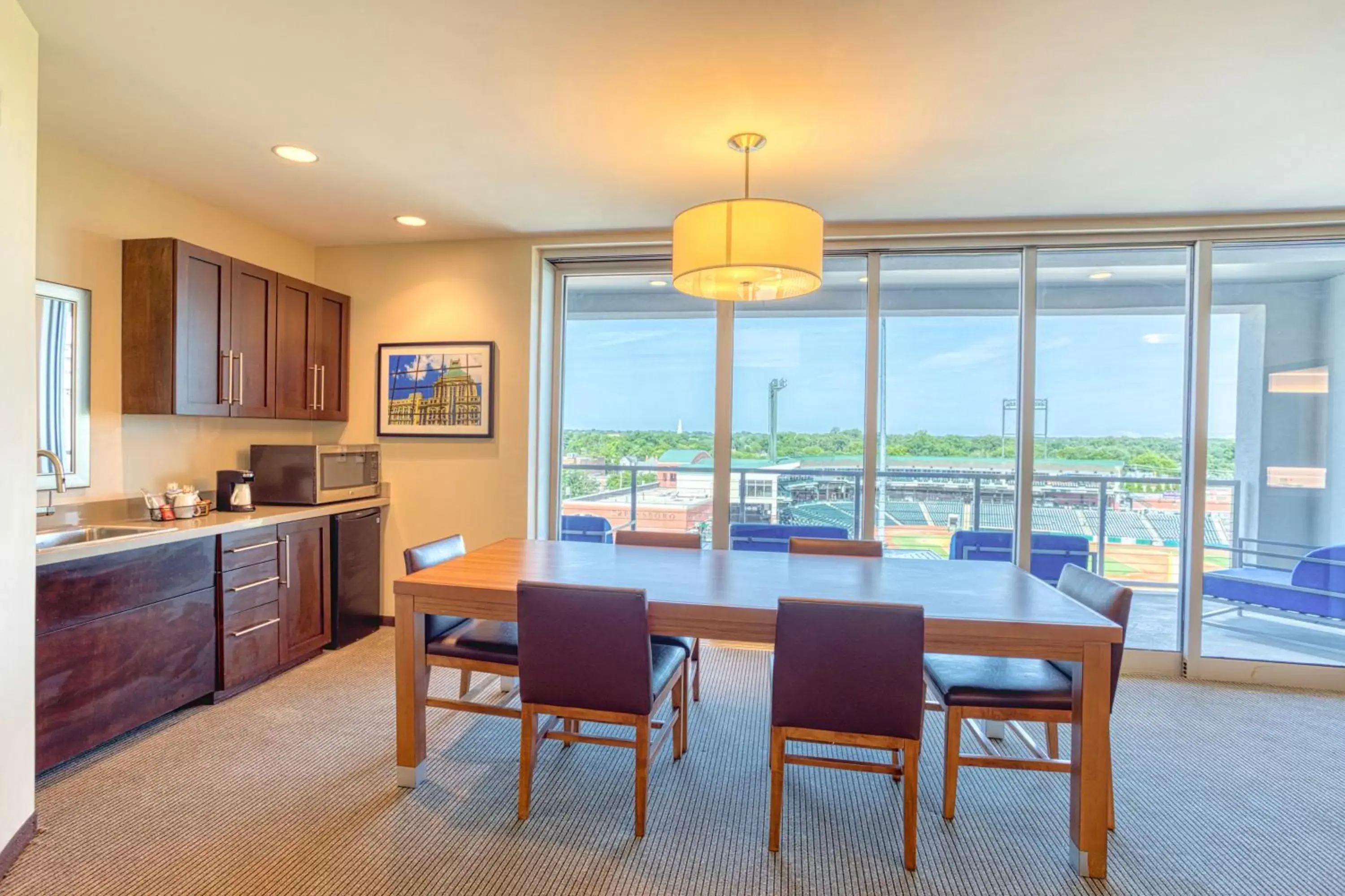 View (from property/room), Dining Area in Hyatt Place Greensboro Downtown