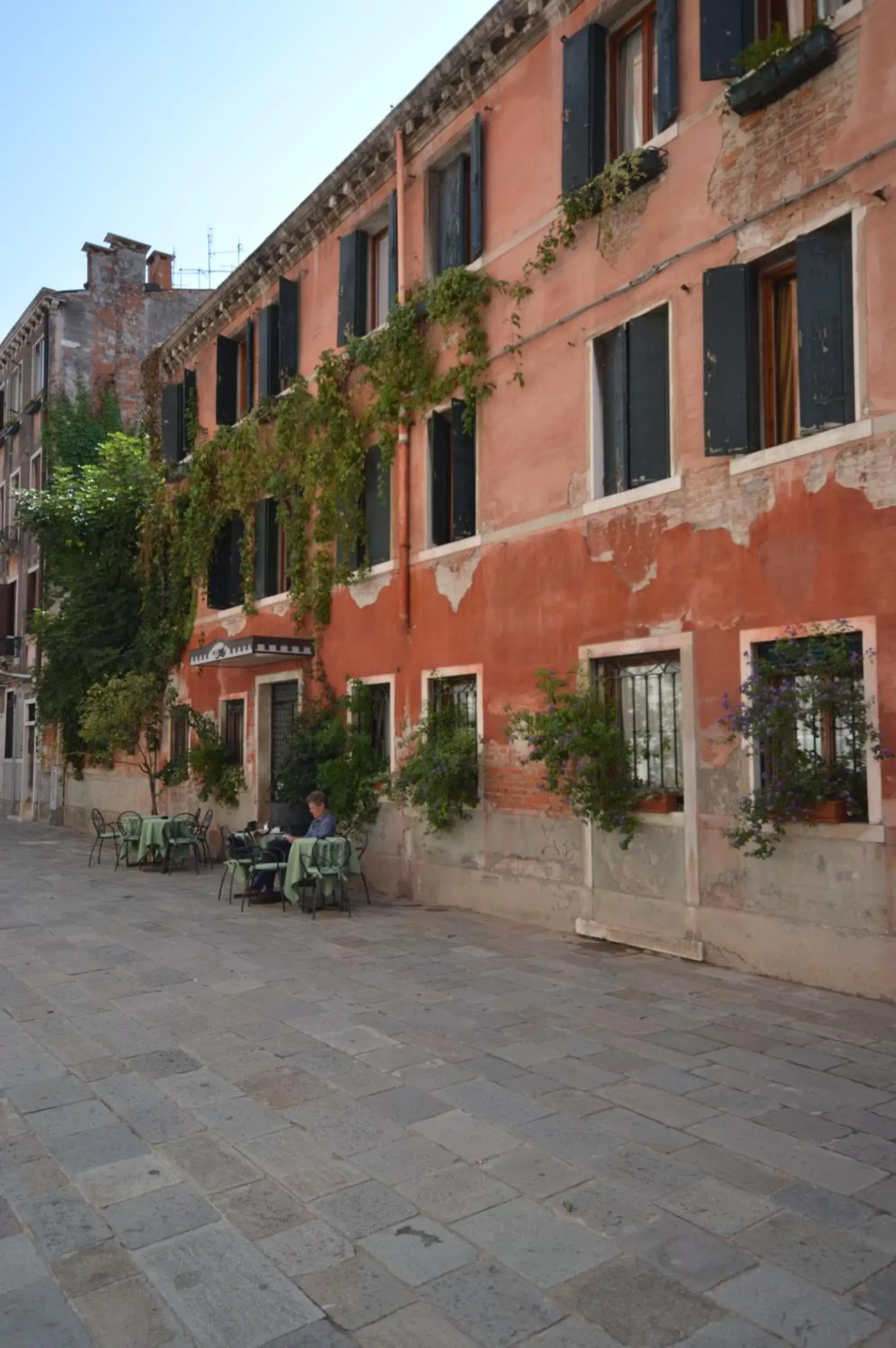 Facade/entrance, Property Building in Albergo Marin