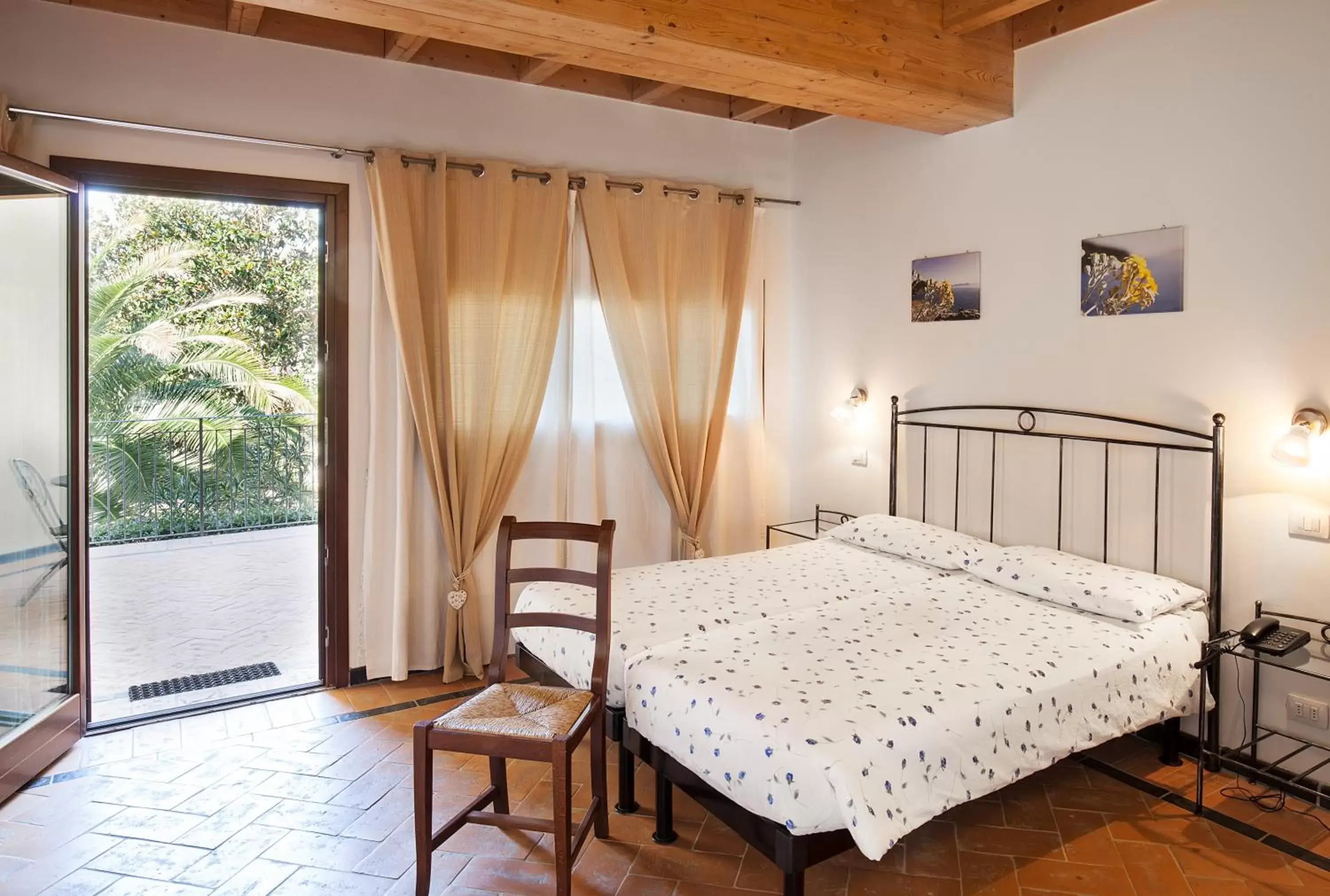 Bedroom, Bed in Massa Vecchia