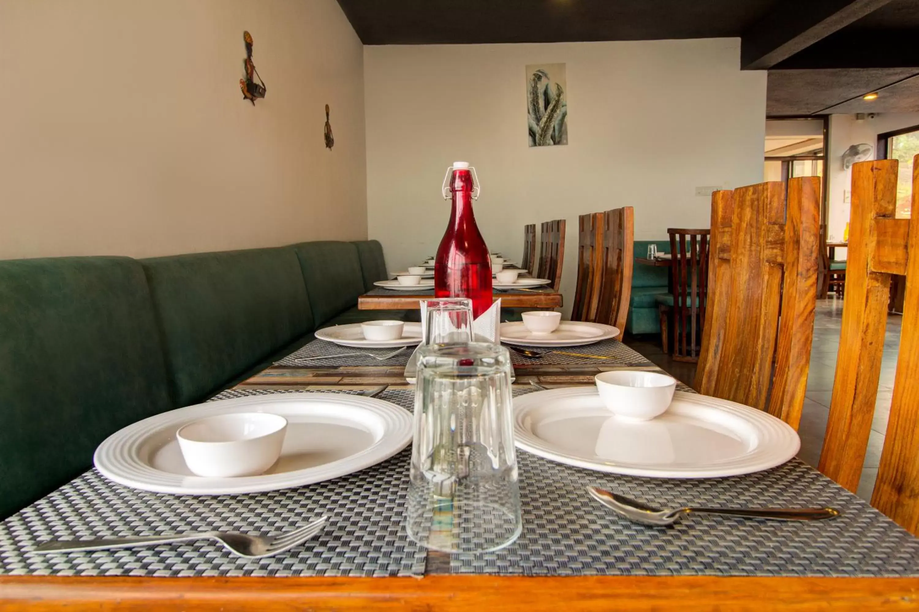 Restaurant/places to eat in Mountain Breeze Resort, Mahabaleshwar Restaurant/places to eat in Mountain Breeze Resort, Mahabaleshwar