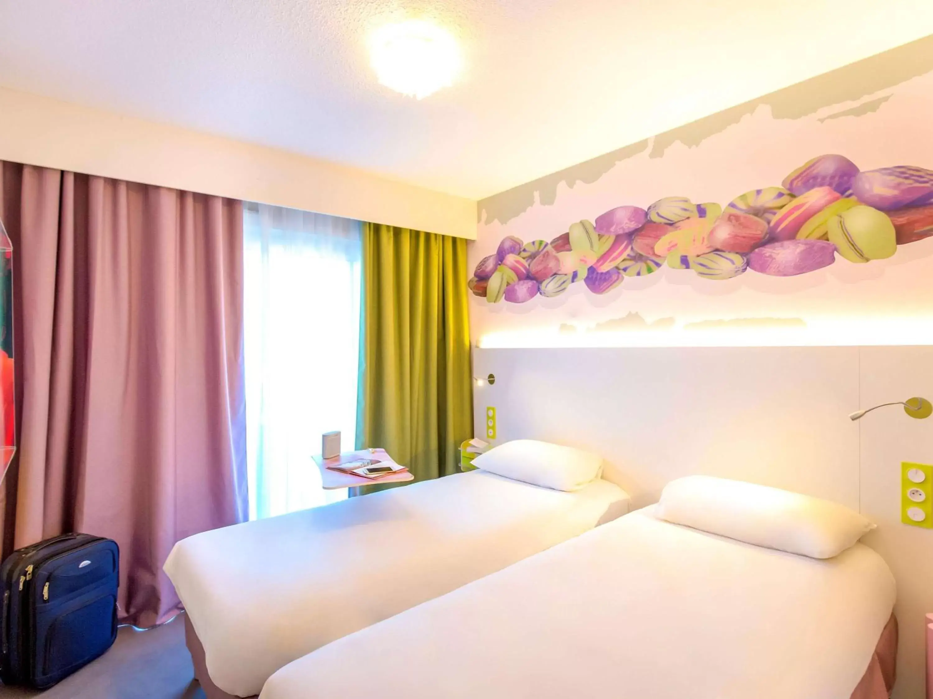 Photo of the whole room, Bed in ibis Styles Fréjus St Raphael