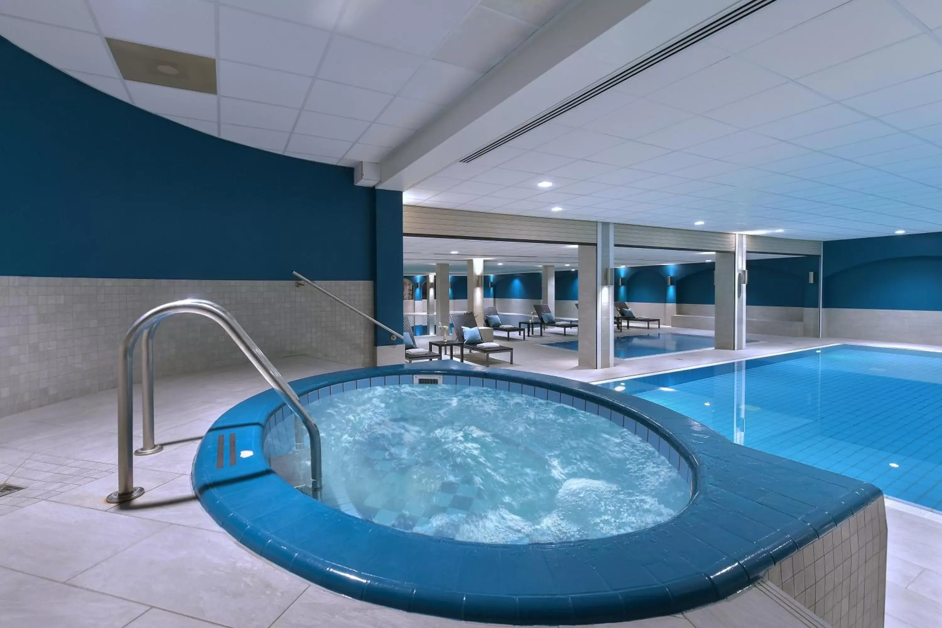 Hot Spring Bath, Swimming Pool in Van der Valk Hotel Gilze-Tilburg