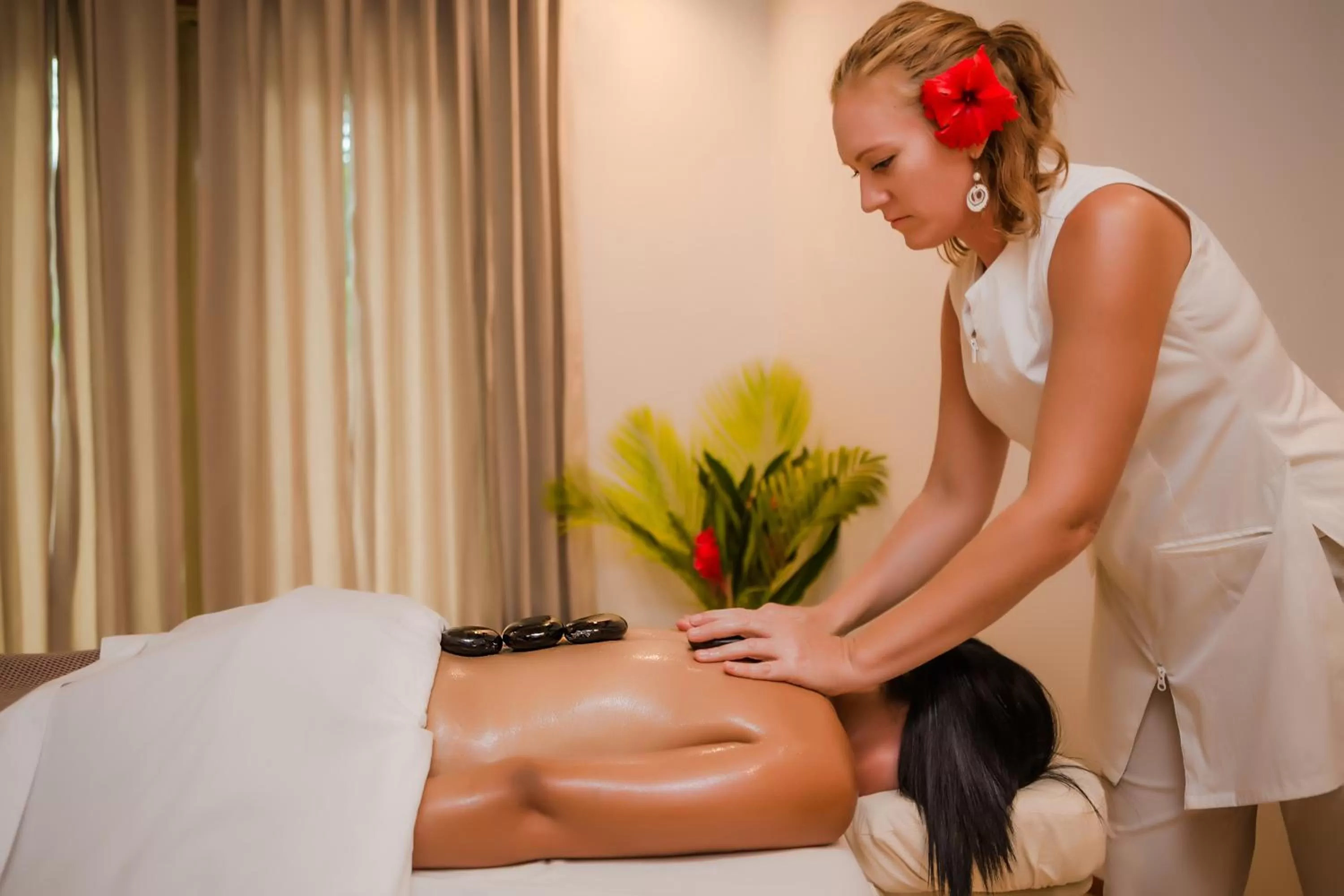Massage in Victoria House Resort & Spa