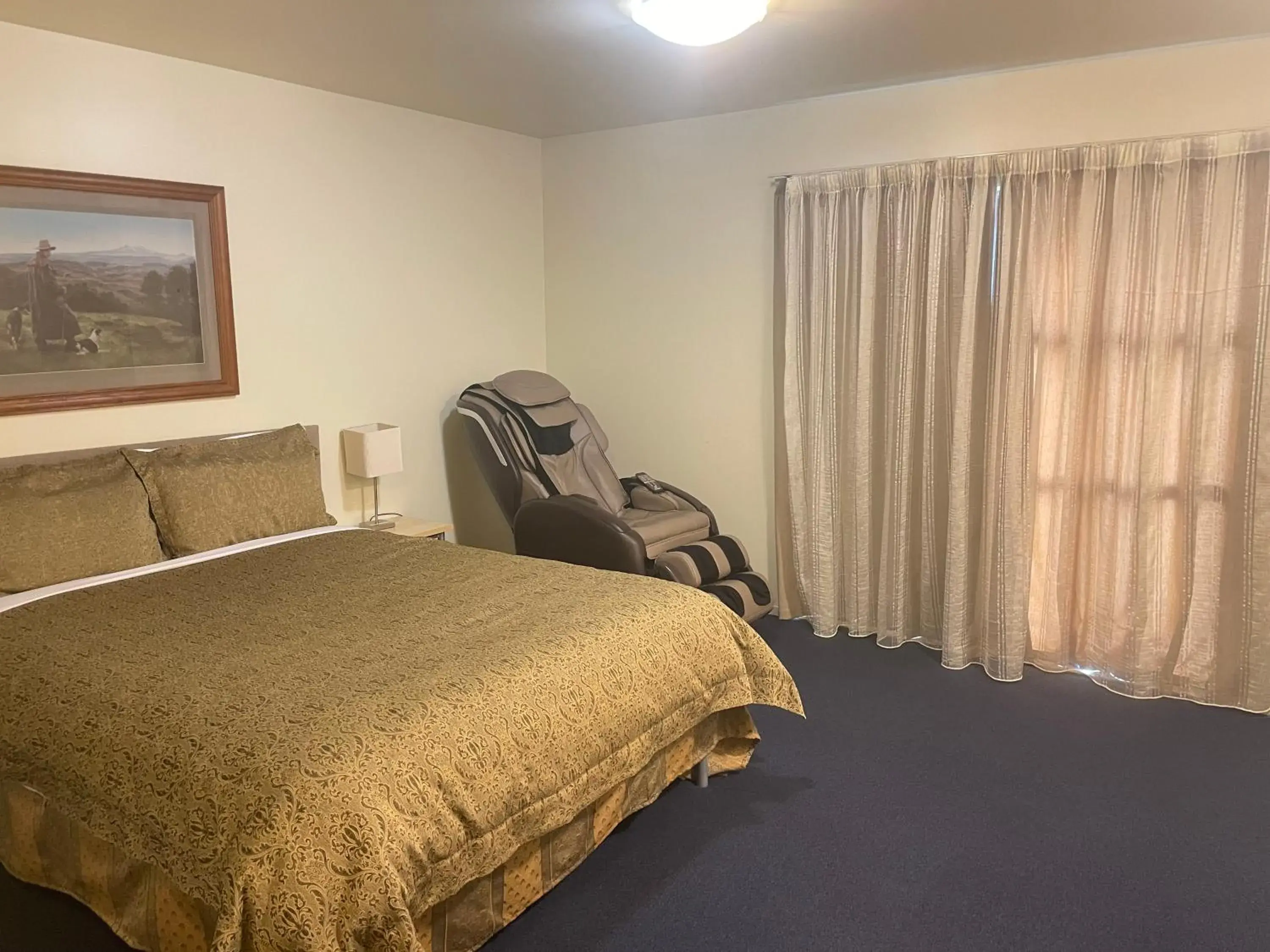 Property building, Bed in Abbots Hamilton – Hotel and Conference Centre Property building, Bed in Abbots Hamilton – Hotel and Conference Centre