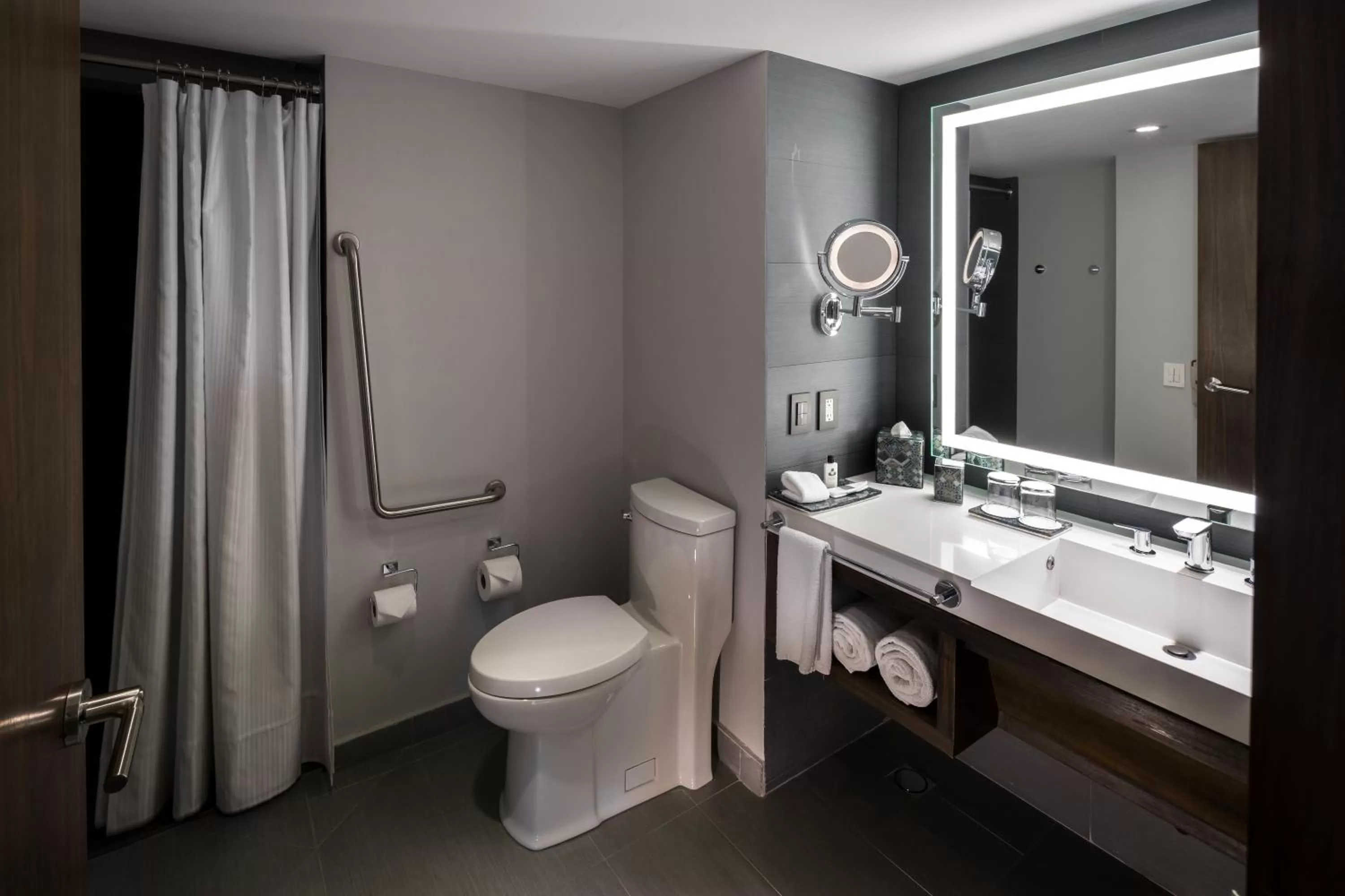 Photo of the whole room in Presidente InterContinental Mexico City by IHG