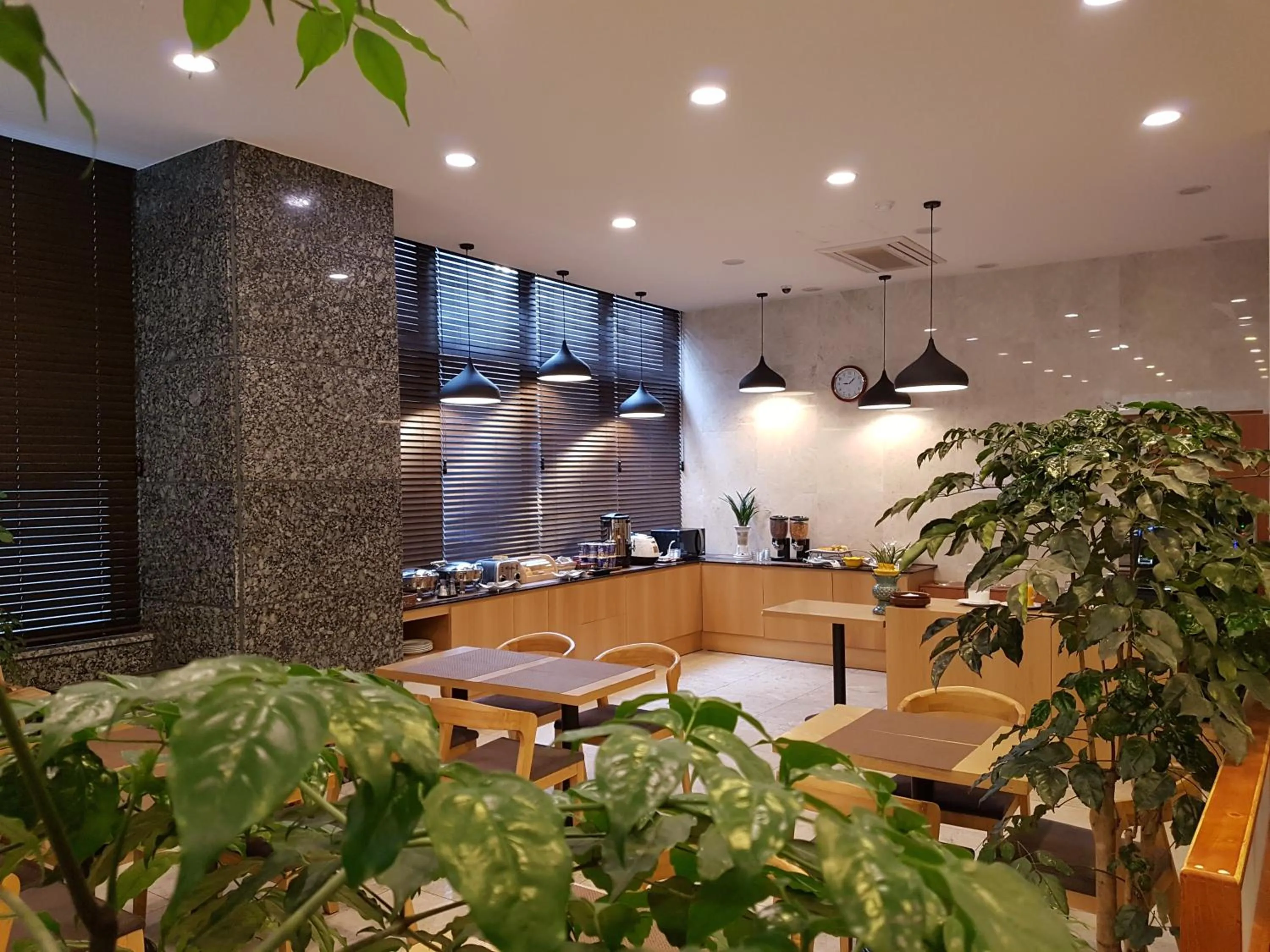 Restaurant/places to eat in Hotel Nafore