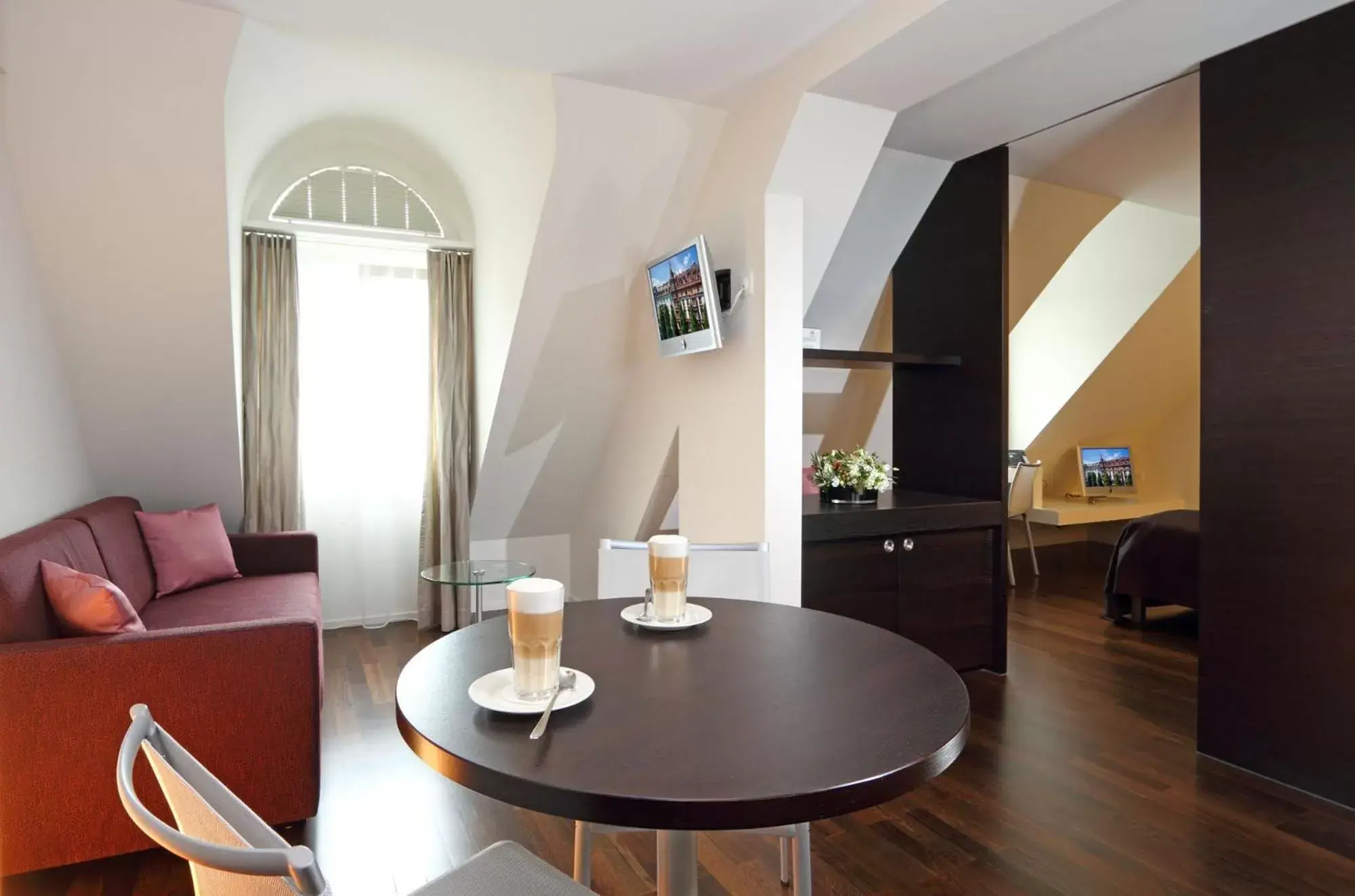 Bedroom, Seating Area in Waldstätterhof Swiss Quality Hotel