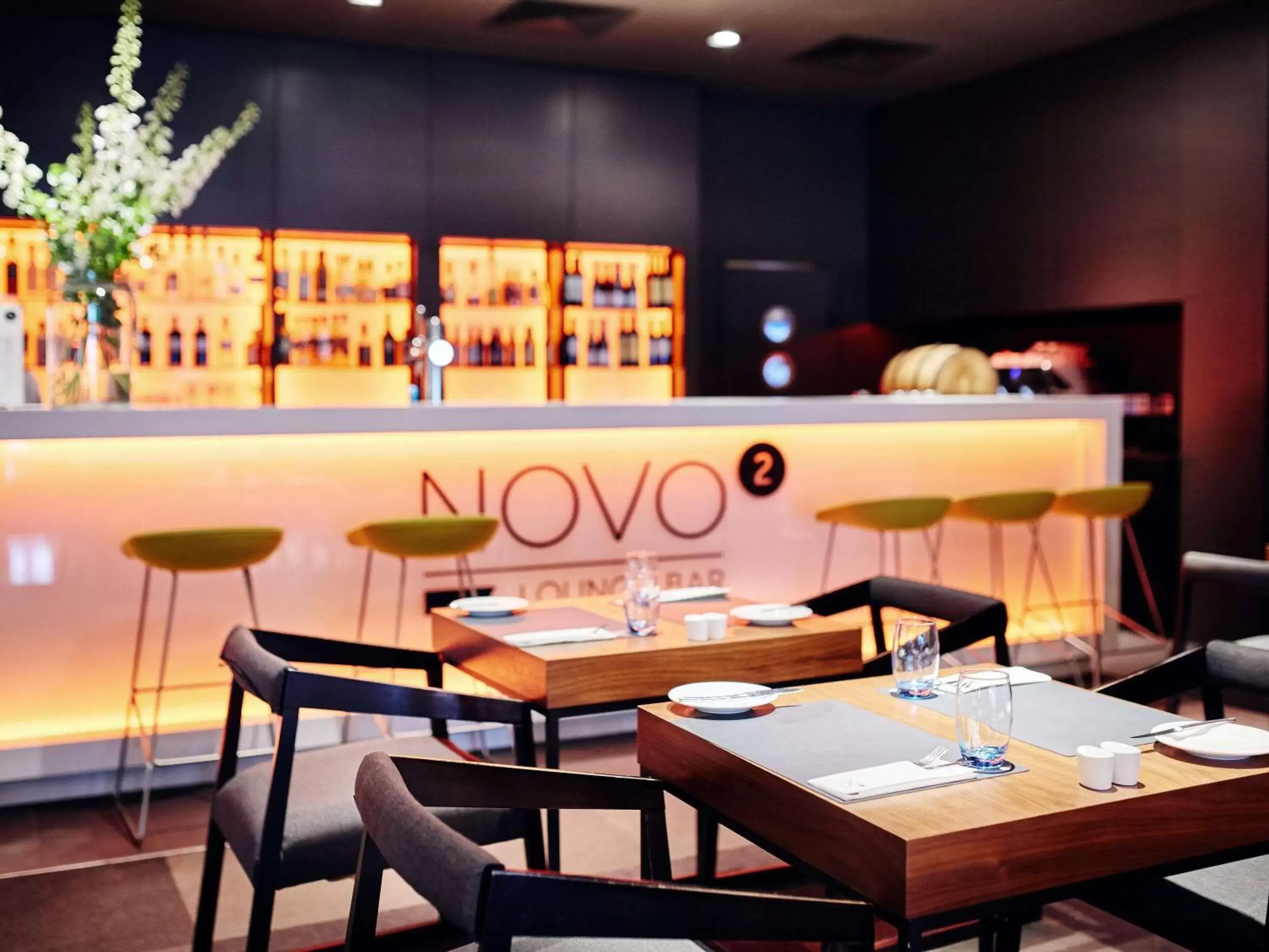 Lounge or bar, Restaurant/Places to Eat in Novotel Kraków City West