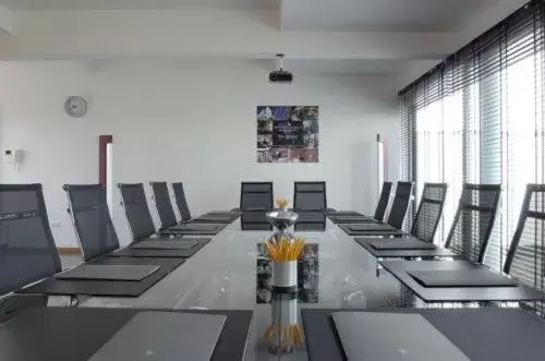 Business facilities, Business Area/Conference Room in Executive Hotel