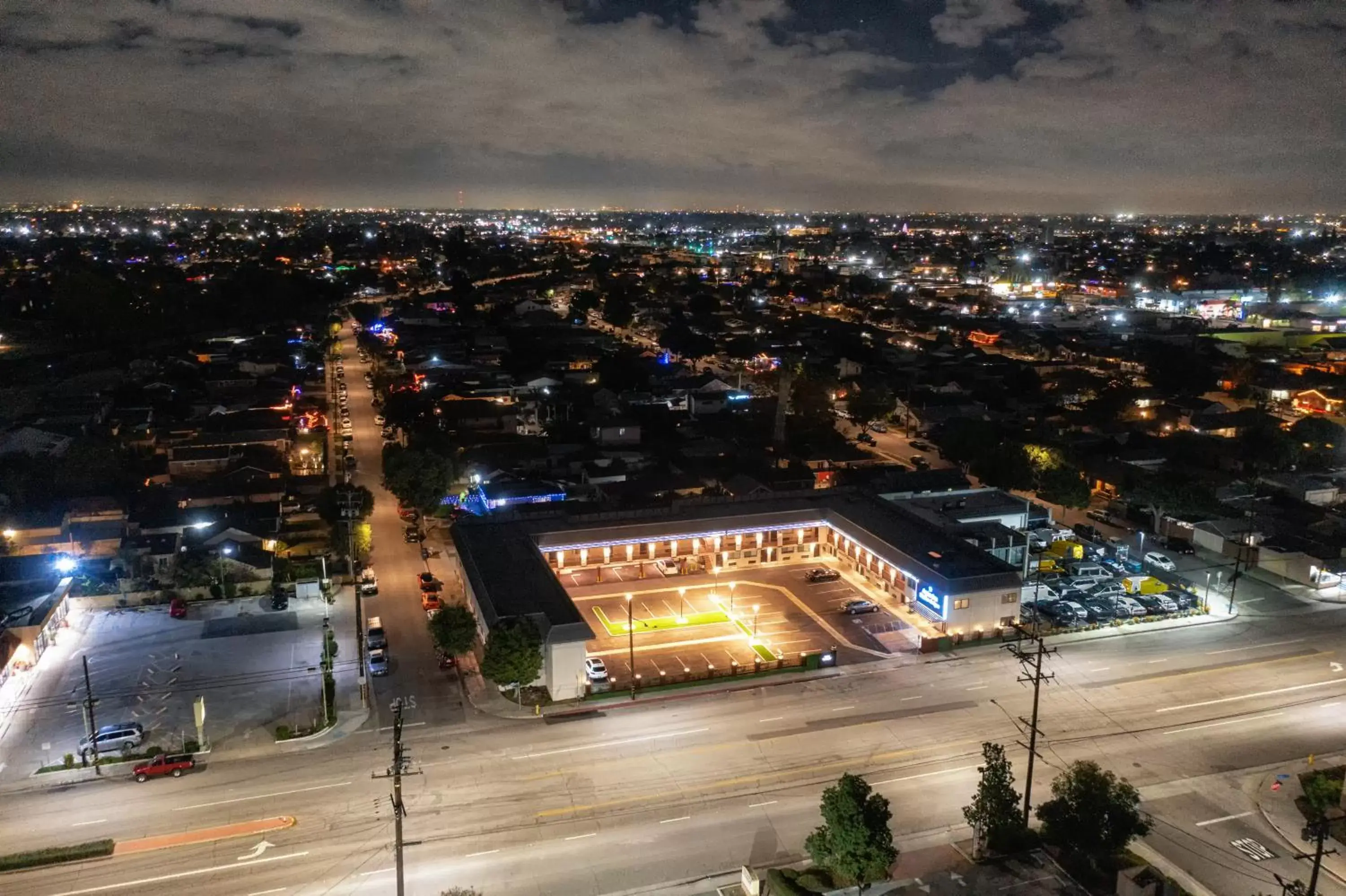 Property building, Bird's-eye View in Aspire Inn Studios & Spas