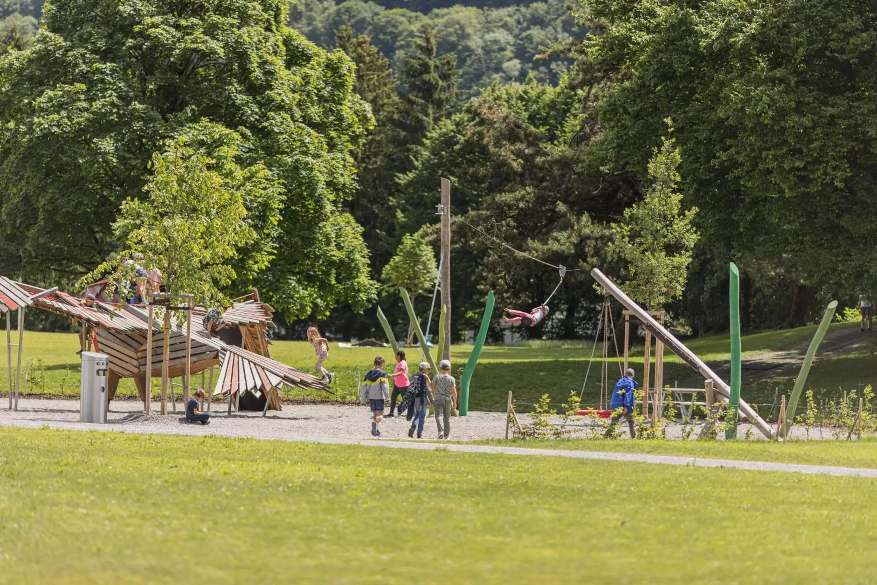 Garden, Children's Play Area in lintharena ag