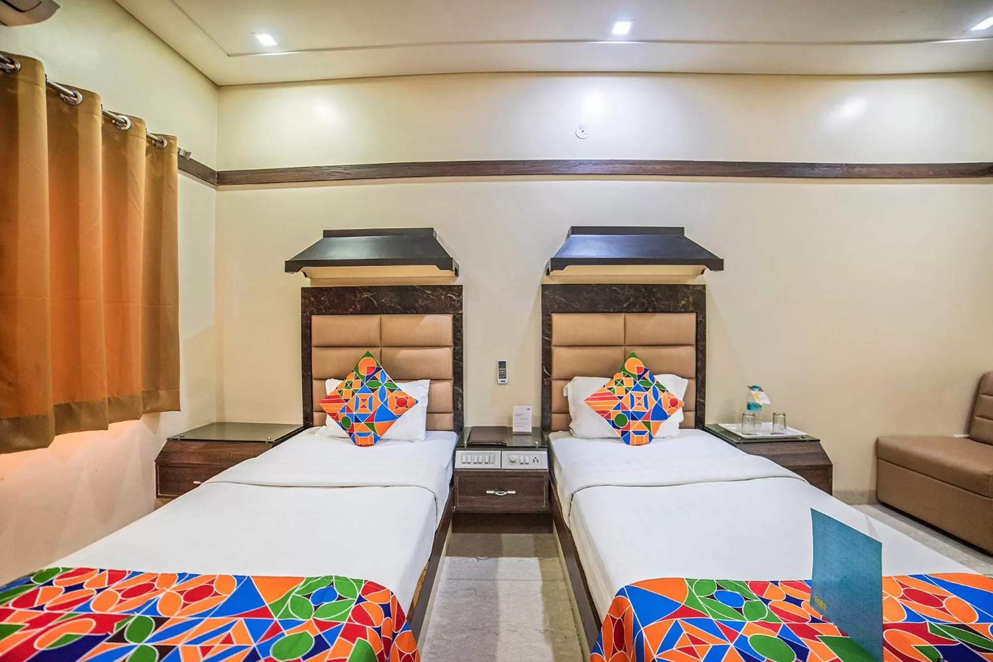 Bedroom, Bed in Fabhotel Santoor - Geeta Bhawan Square