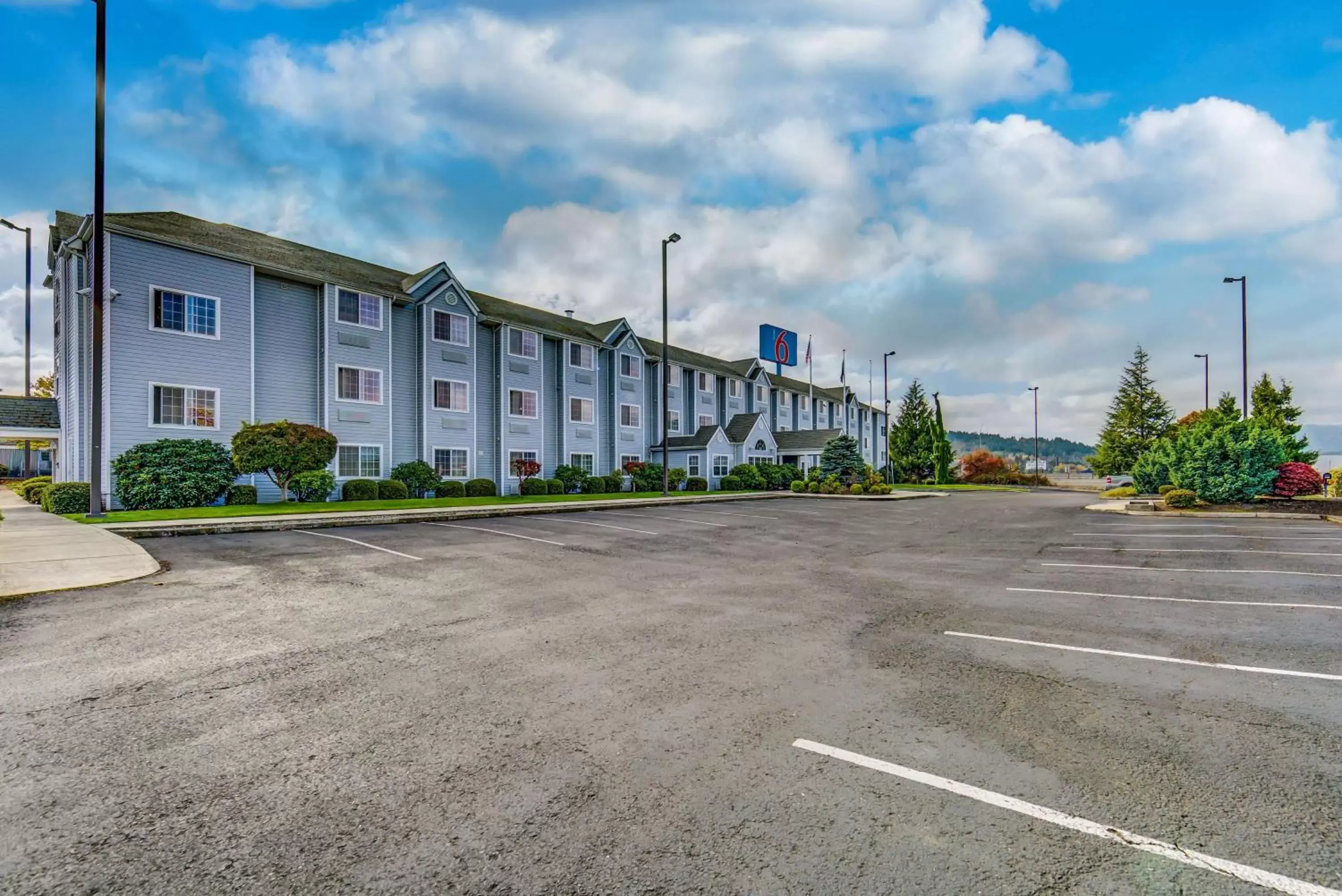 Property Building in Motel 6-Sutherlin, OR