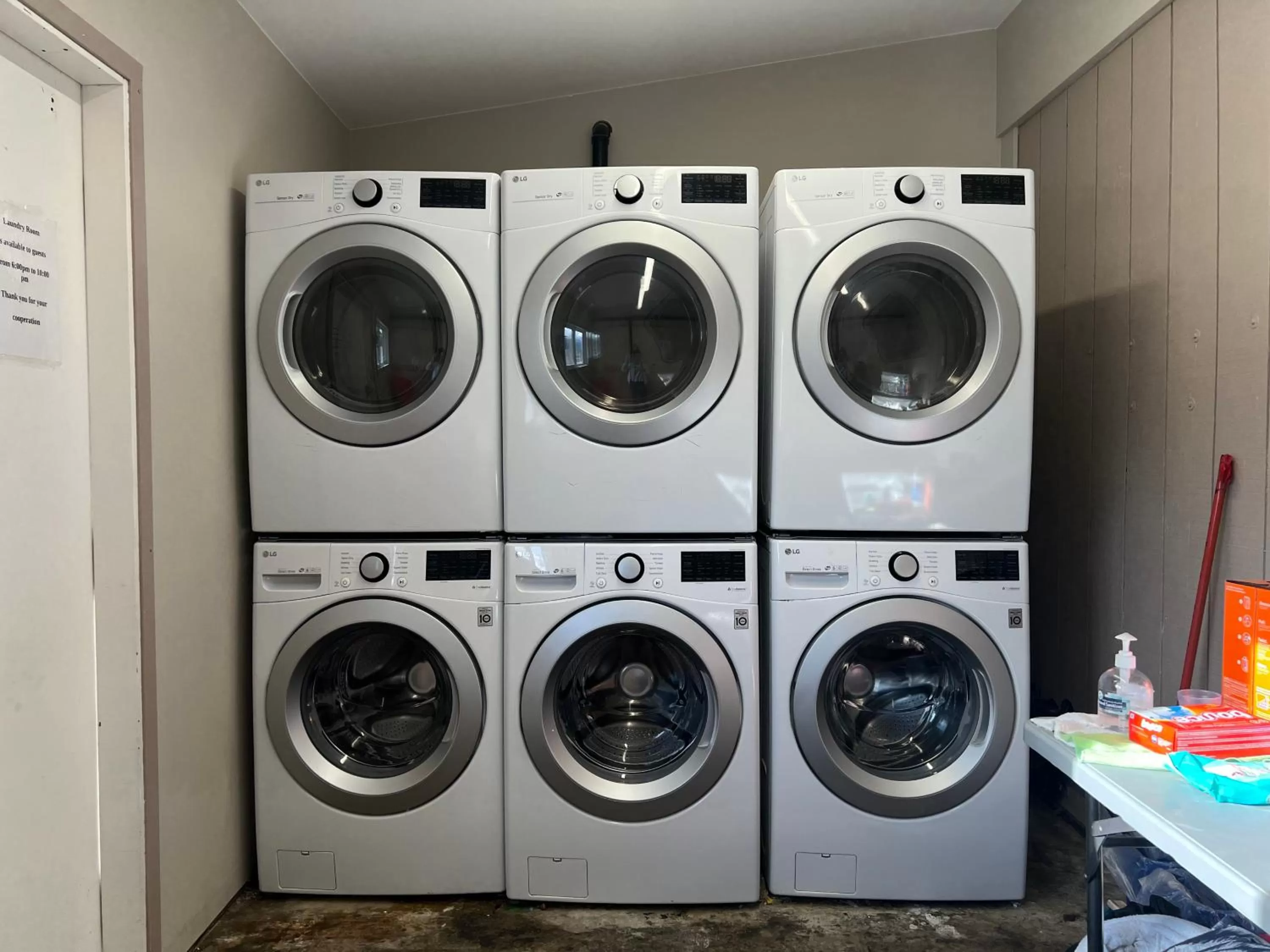 washing machine in Chalet Inn