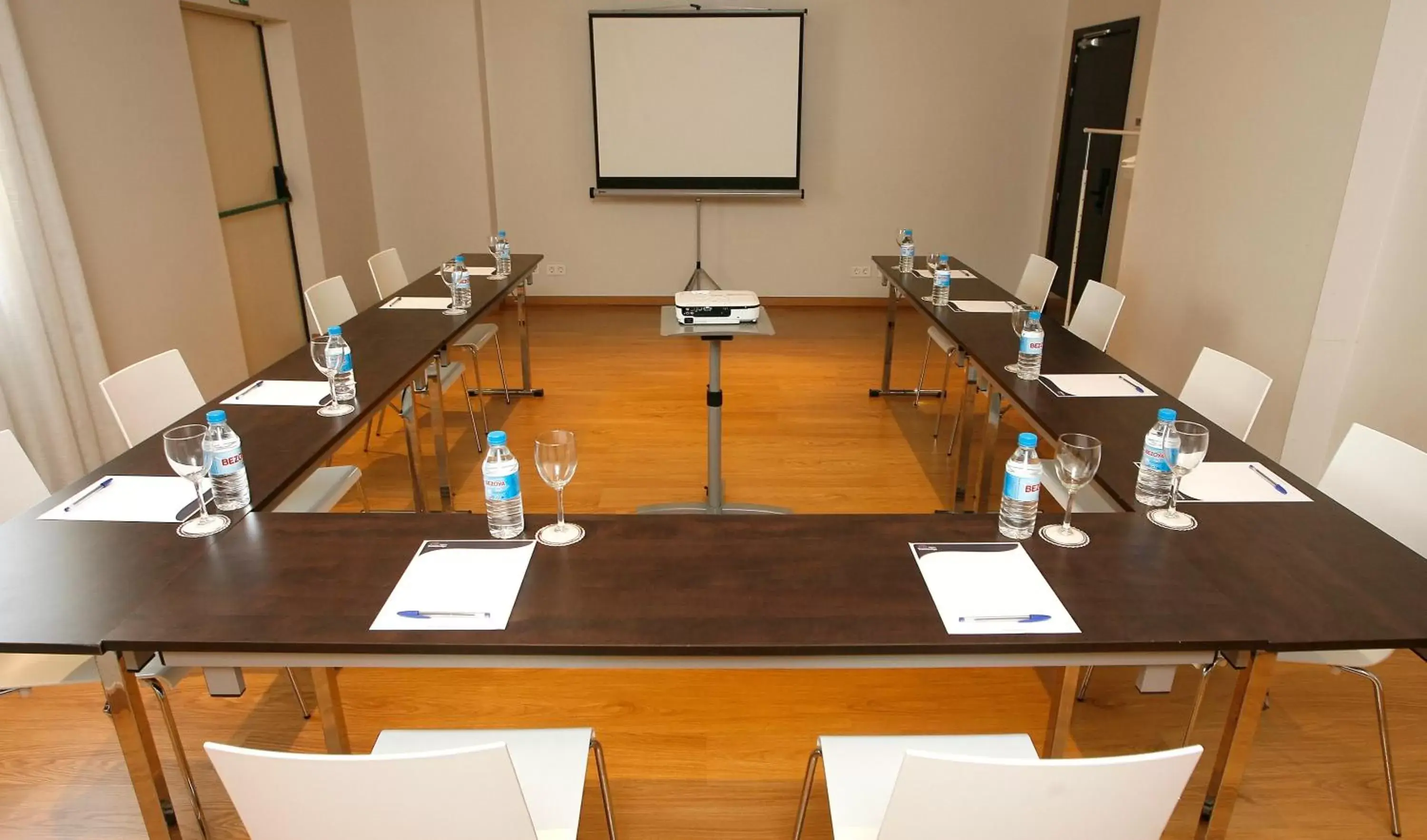 Meeting/conference room in Travelodge Barcelona Poblenou