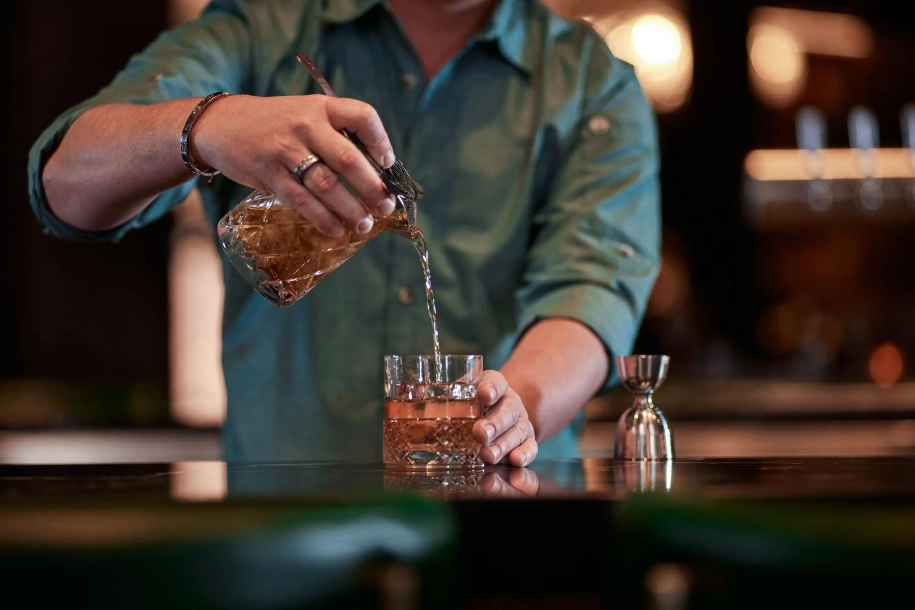 Lounge or bar in The Leo Kent Hotel, Tucson, a Tribute Portfolio Hotel