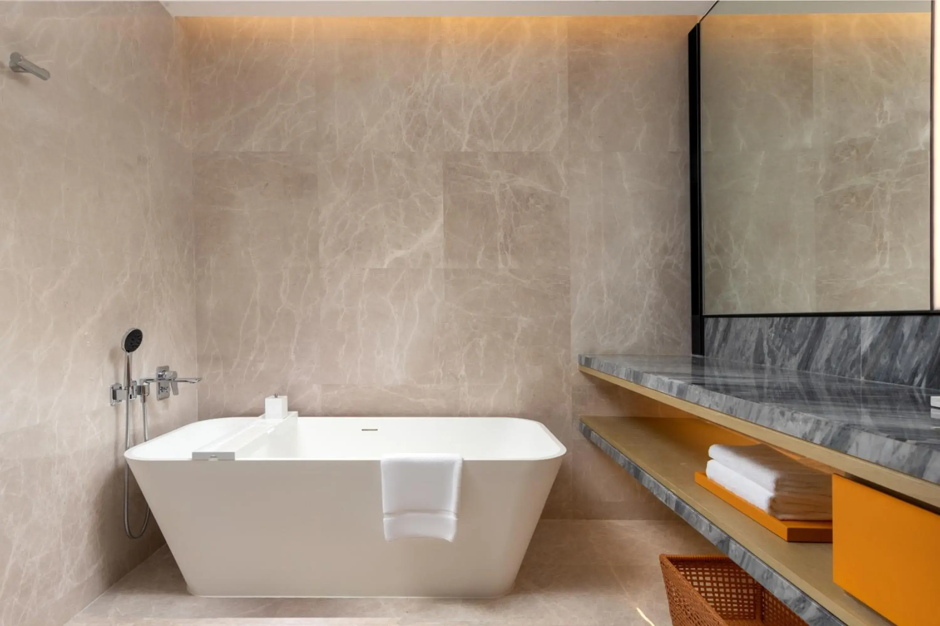 Bath, Bathroom in Zhuhai Marriott Hotel Jinwan