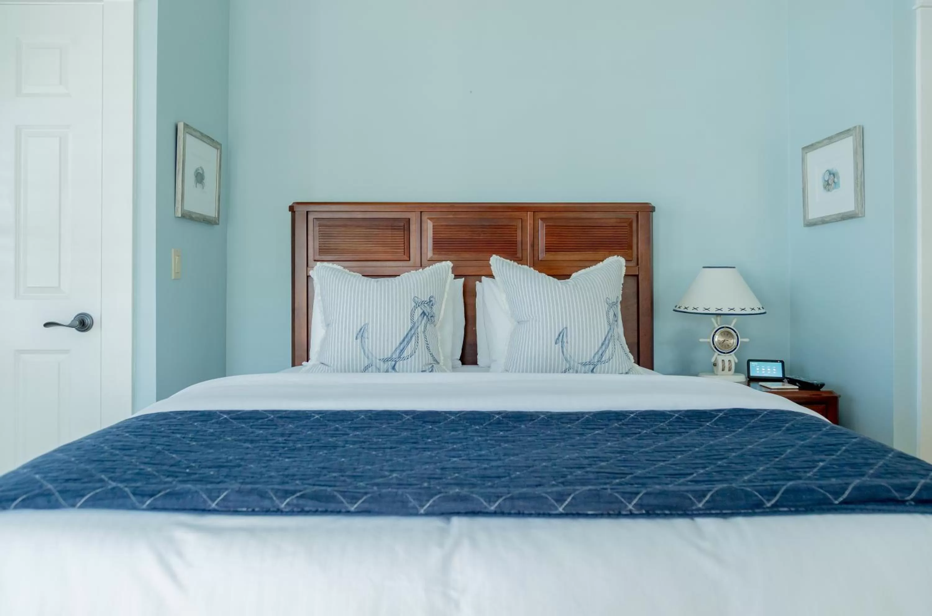 Bed in Sheepscot Harbour Village Resort