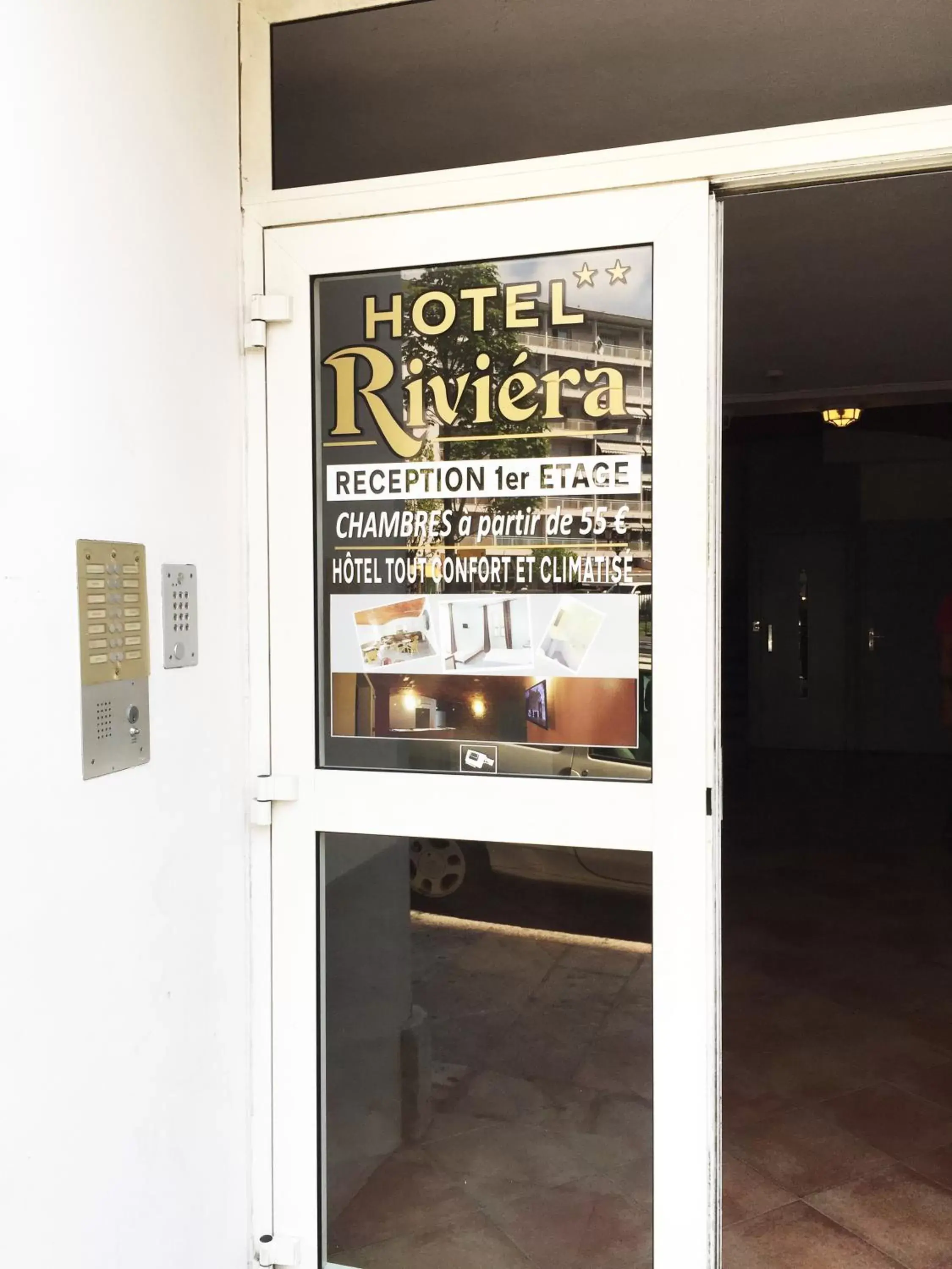 Facade/entrance in Hotel Riviera