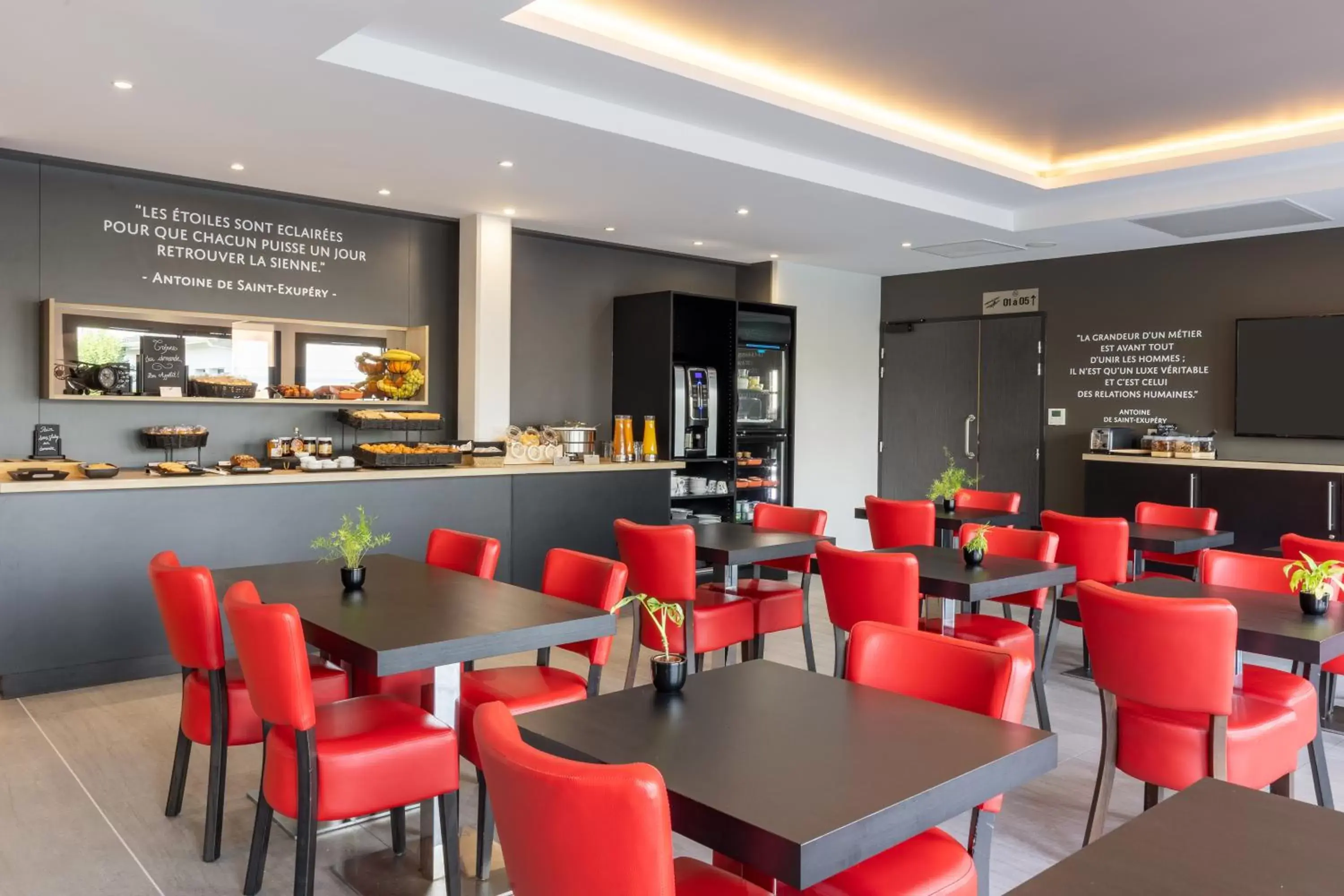 Restaurant/Places to Eat in Best Western St Exupery Bordeaux Ouest