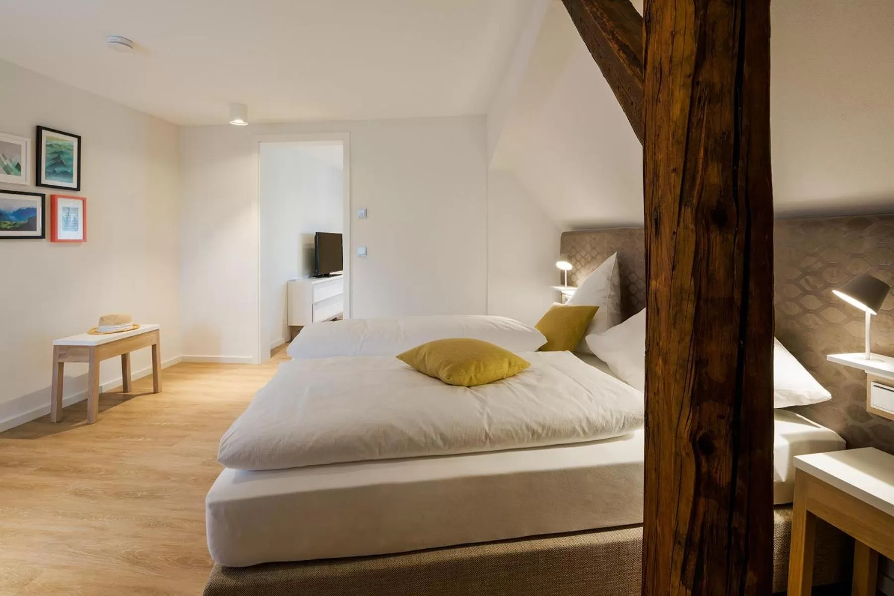 Bedroom, Bed in Goldkind Feine Wohn- & Schlafstuben