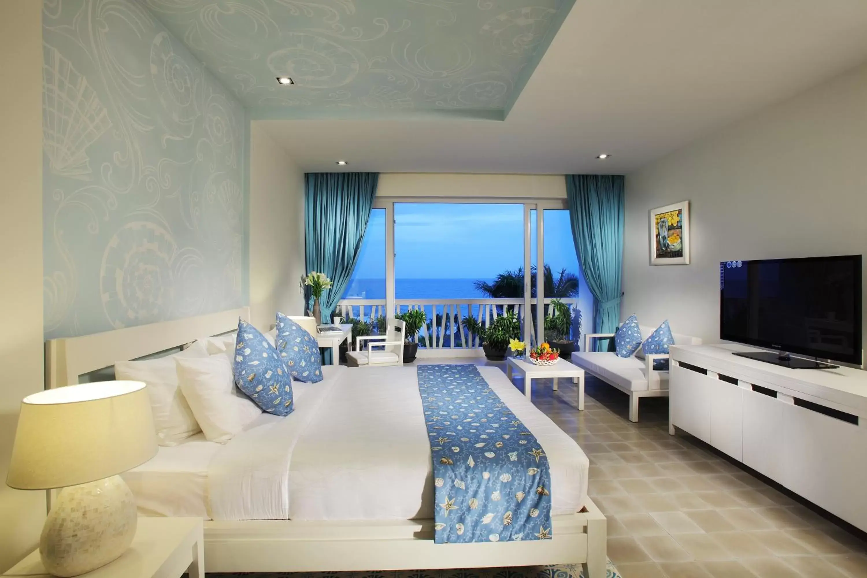 TV and multimedia in The Cliff Resort & Residences