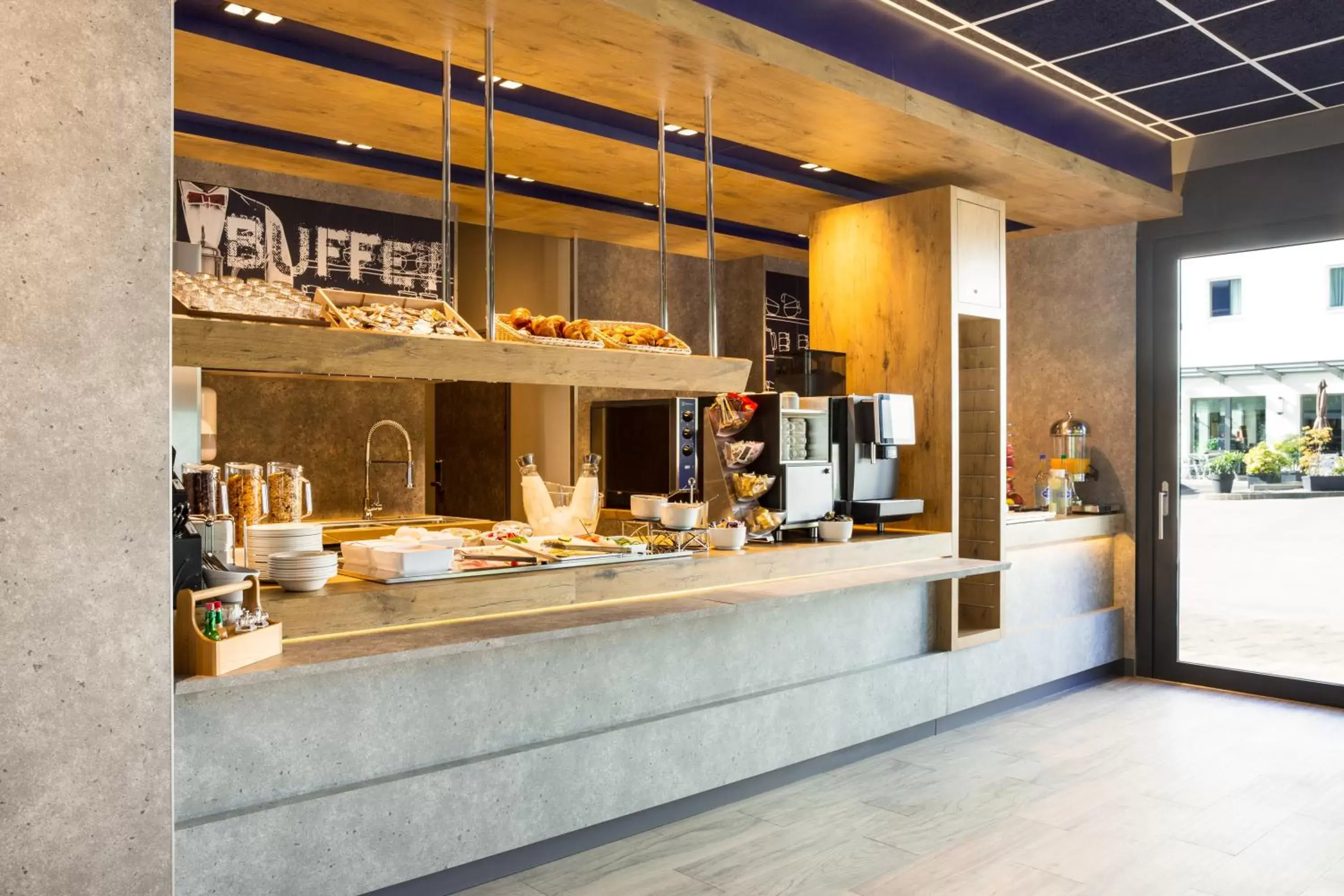 Coffee/tea facilities in ibis budget Fribourg