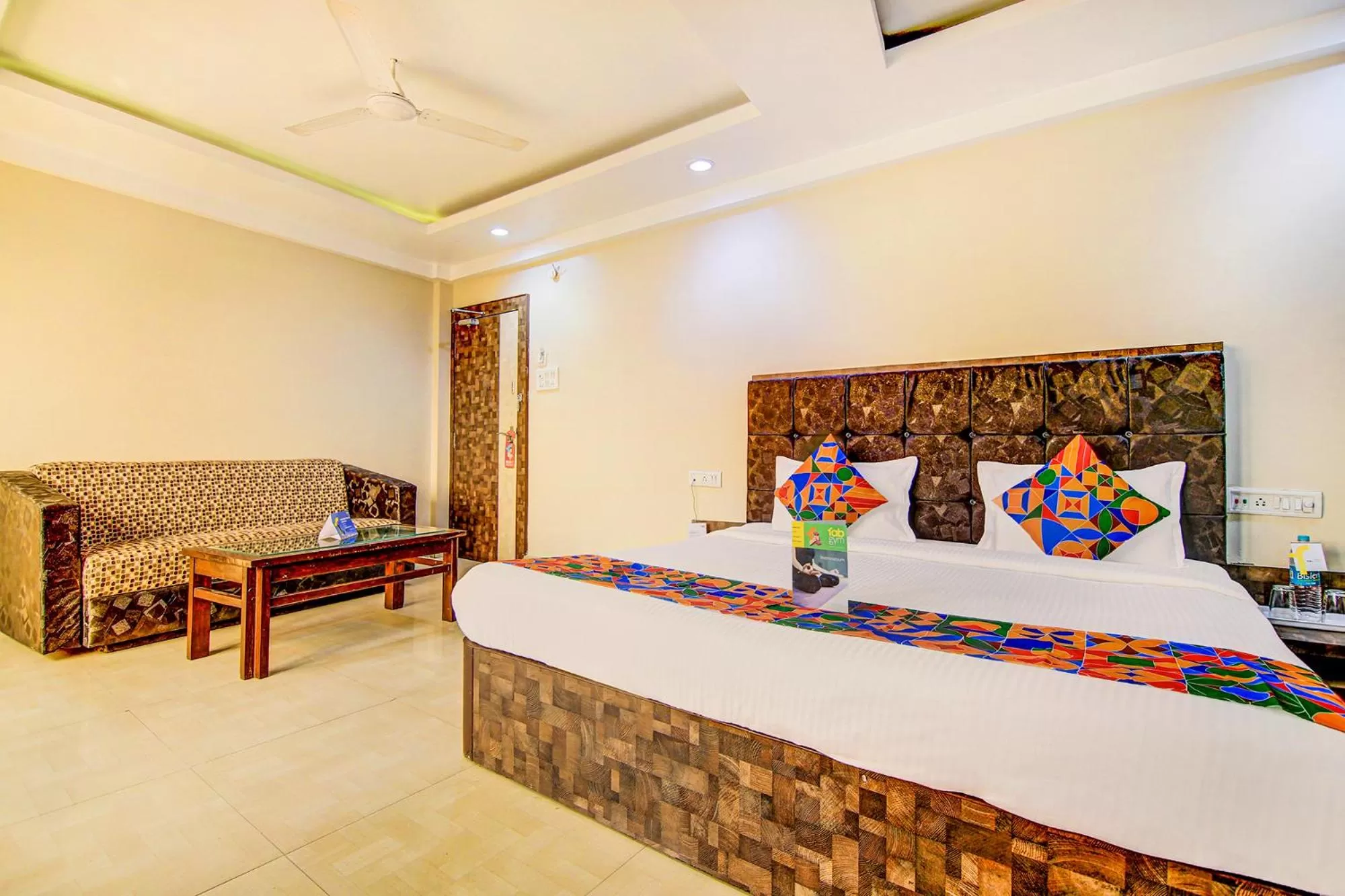 Bedroom, Bed in Via CT Palace