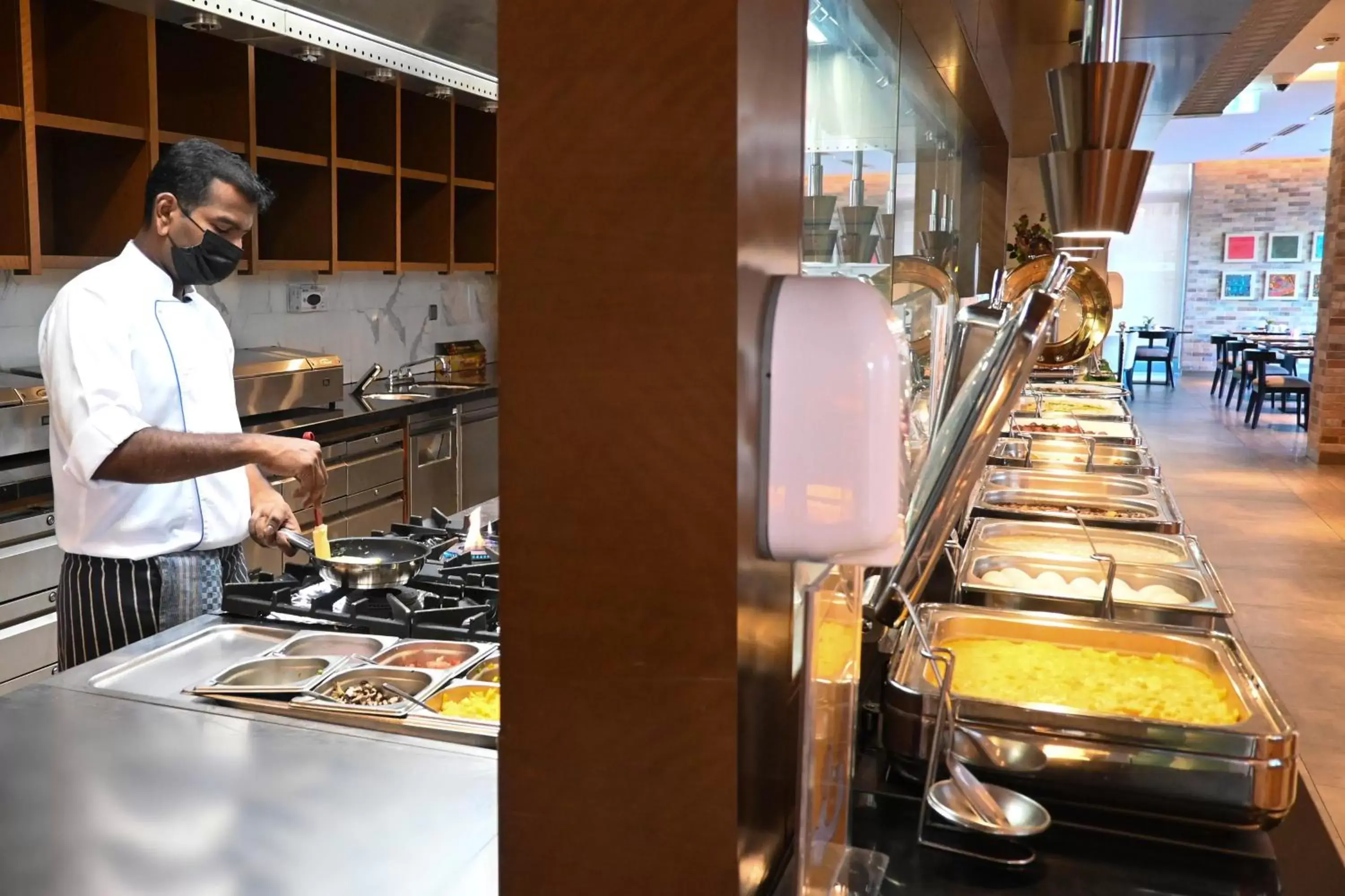 Breakfast, Kitchen/Kitchenette in Wyndham Dubai Deira