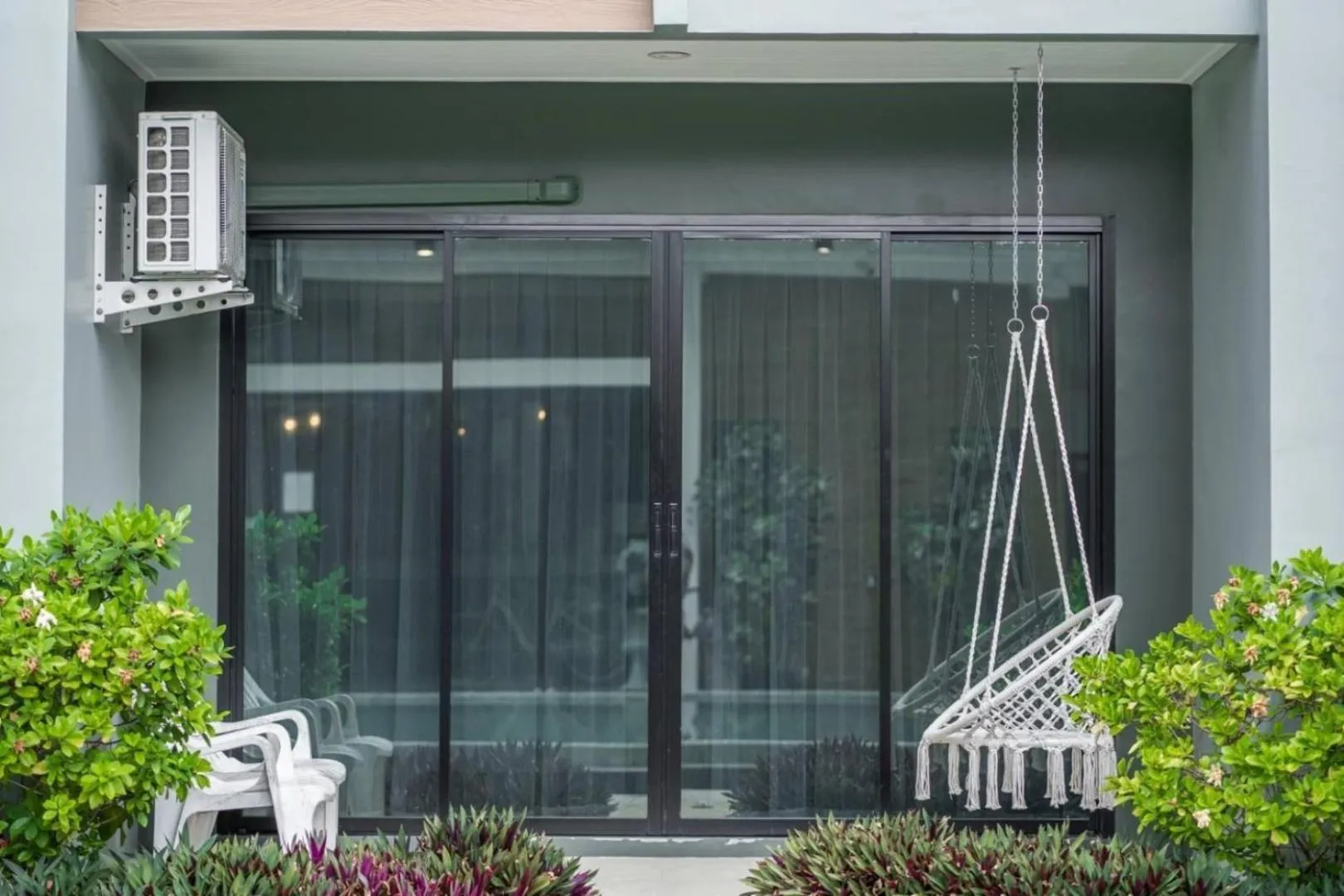 Day in Phuket Airport Place