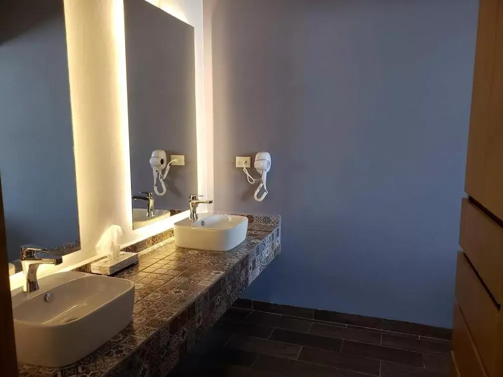 Bathroom in HOTEL PLAZA MATAMOROS
