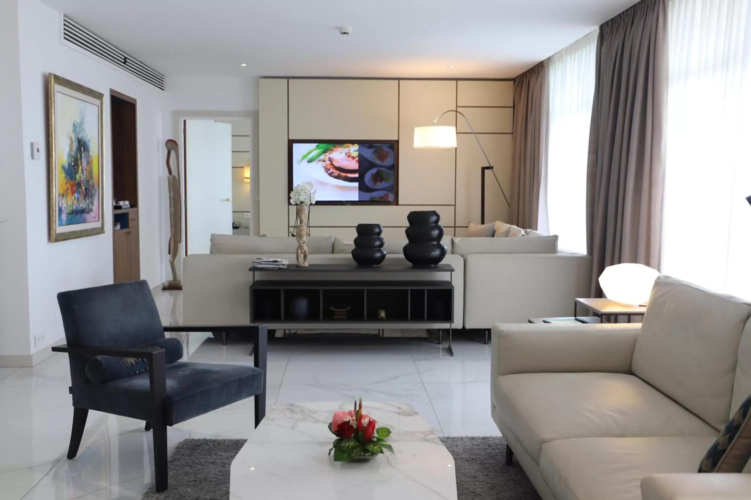 Living room, Seating Area in Sofitel Abidjan Hotel Ivoire