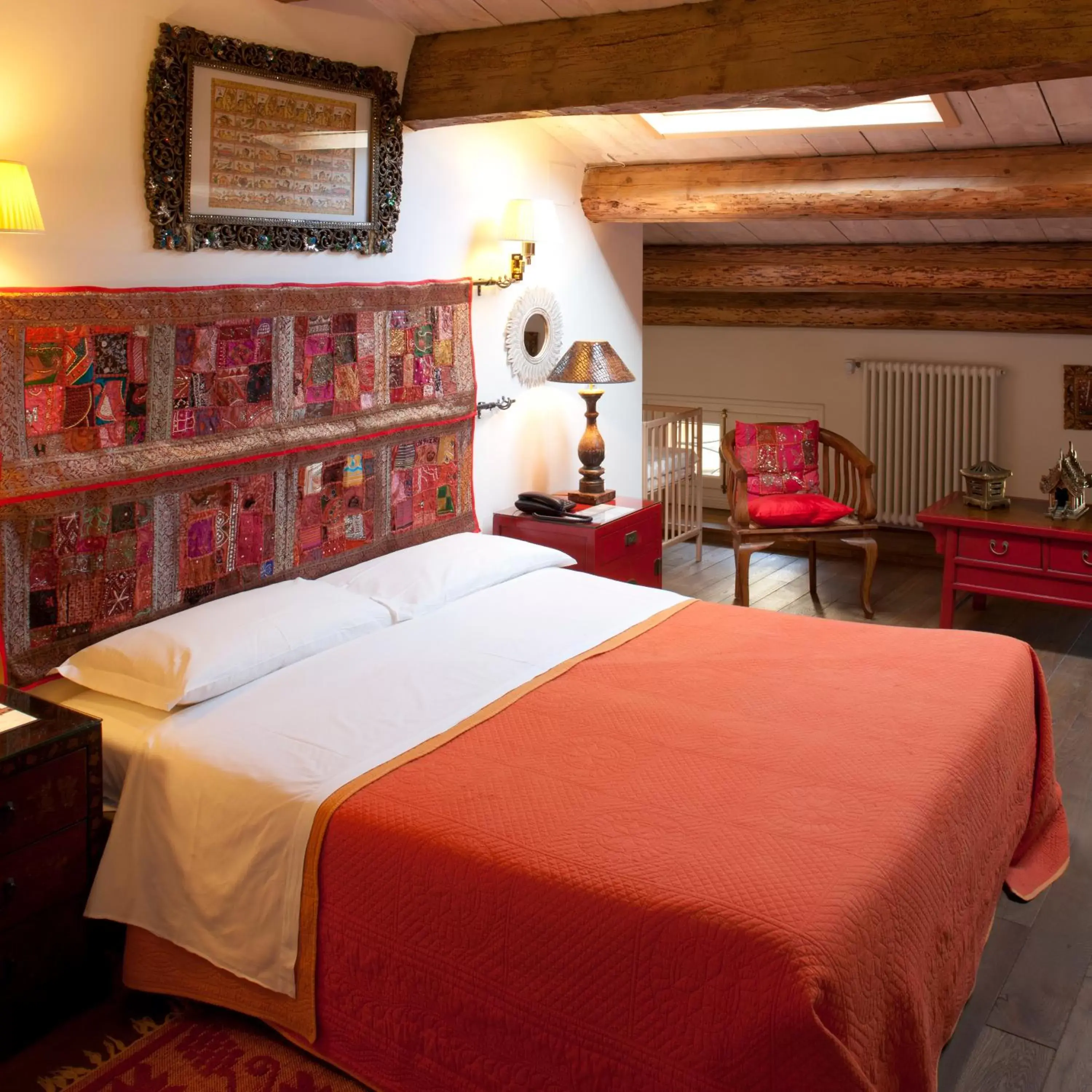 Bedroom, Bed in M Club De Luxe B&B