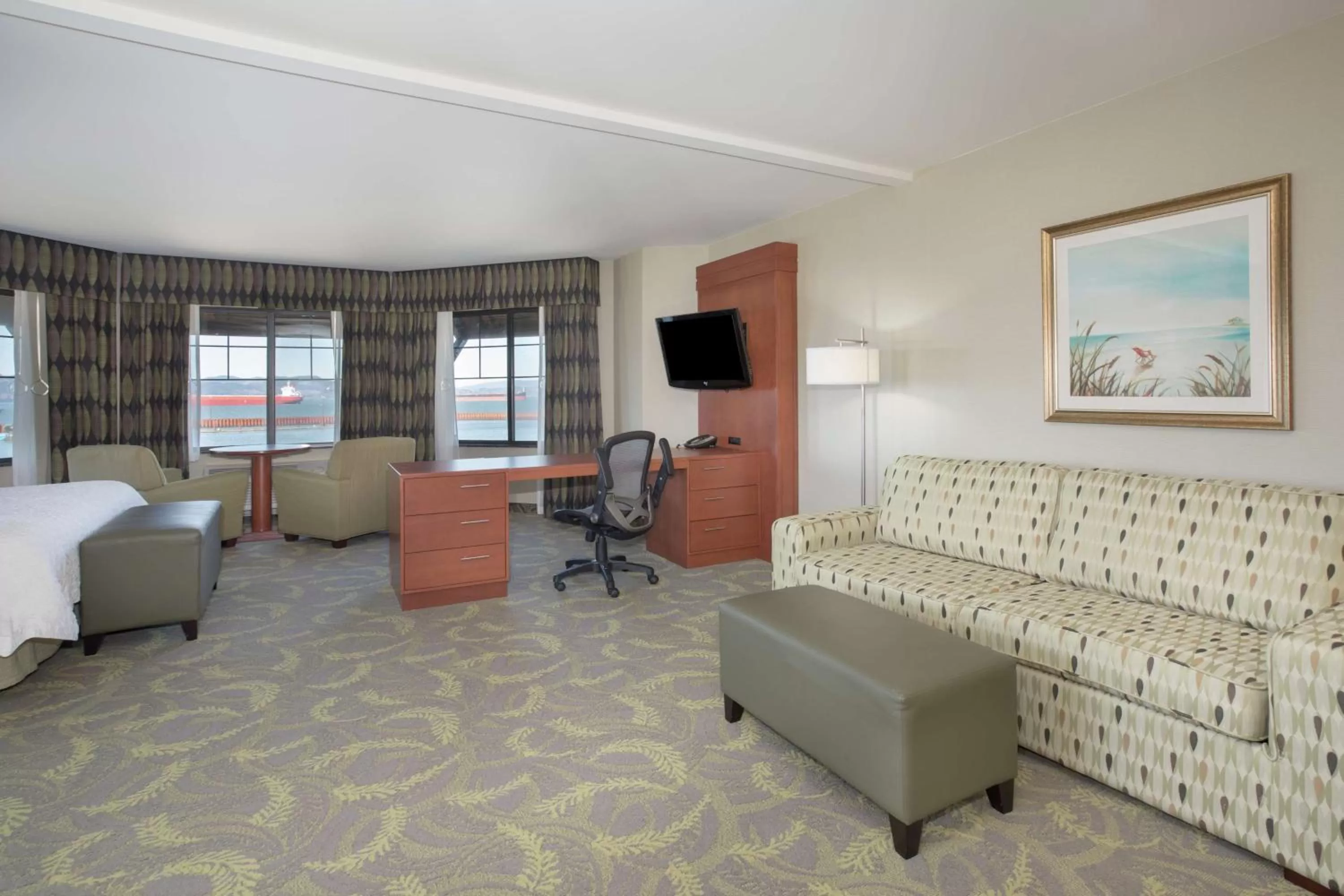 Bedroom in Hampton Inn & Suites Astoria