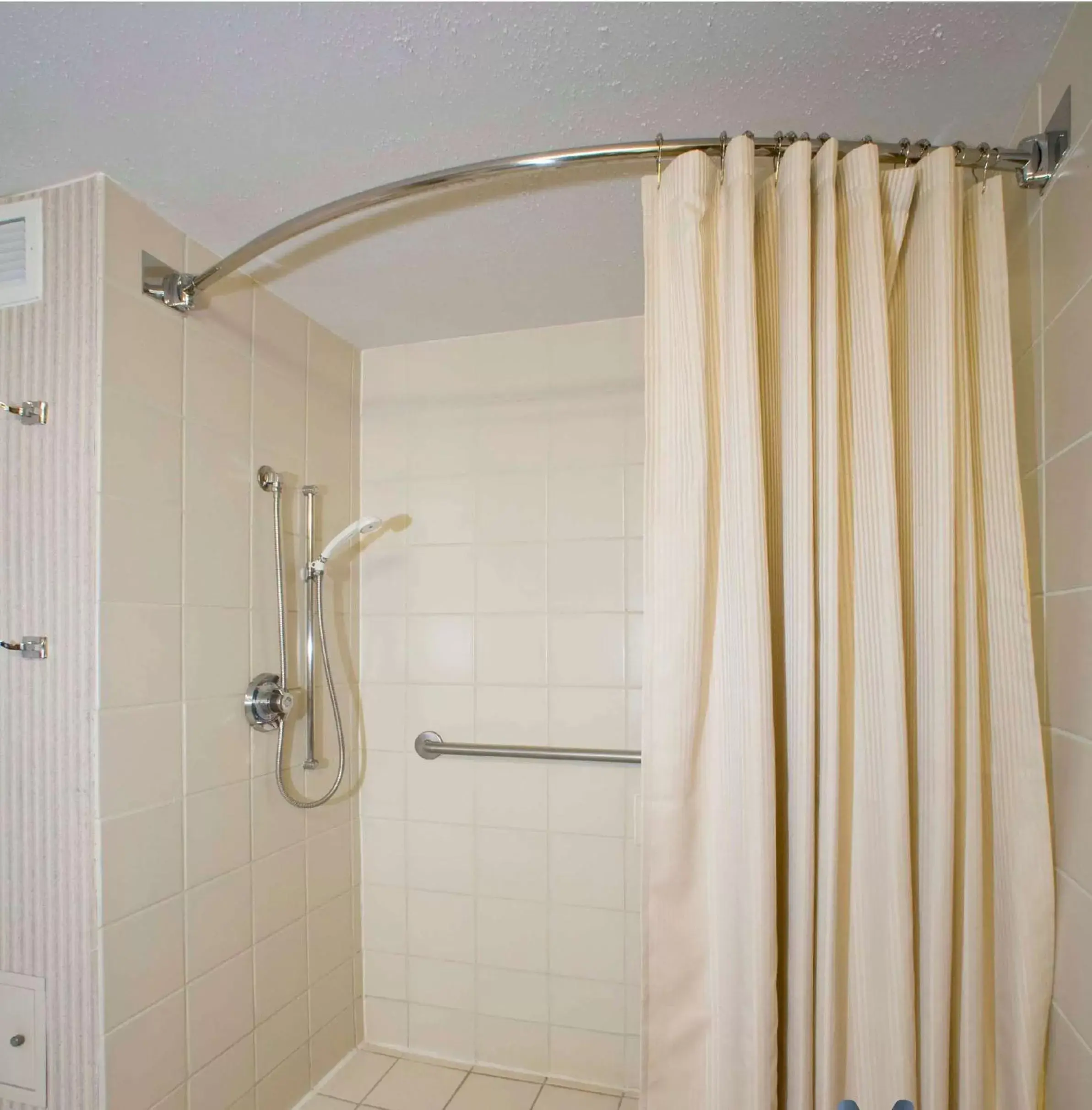 Bathroom in Embassy Suites by Hilton Palm Beach Gardens PGA Boulevard