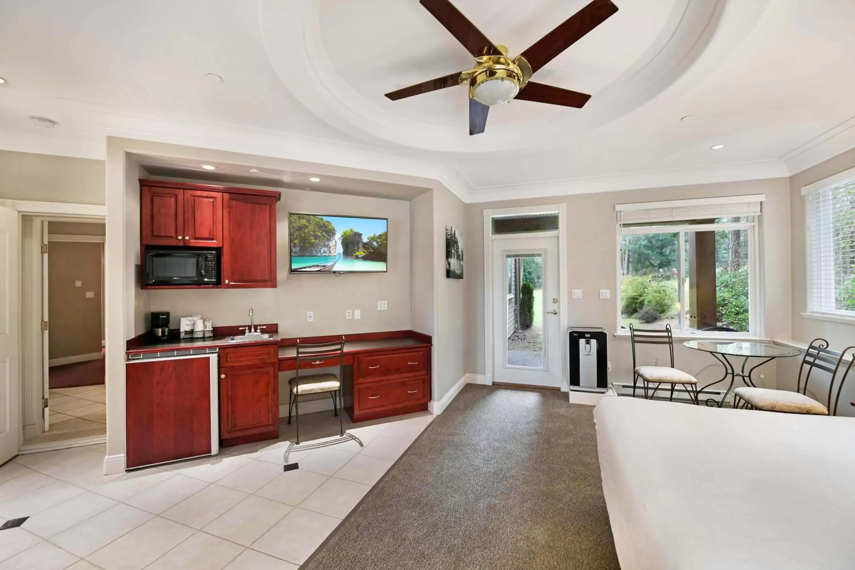 Kitchen or kitchenette, Kitchen/Kitchenette in Crown Isle Resort & Golf Community