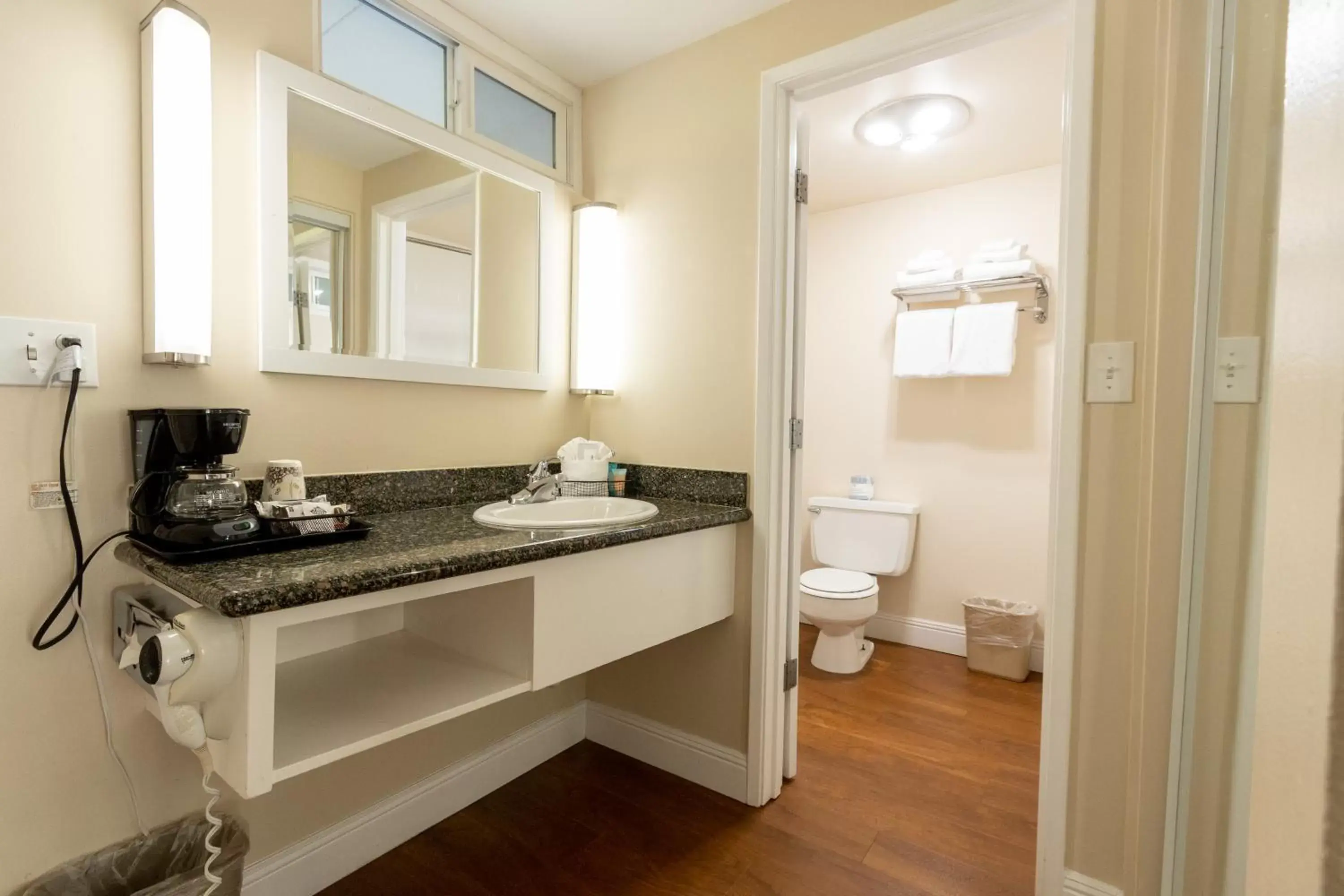 Bathroom in King Frederik Inn