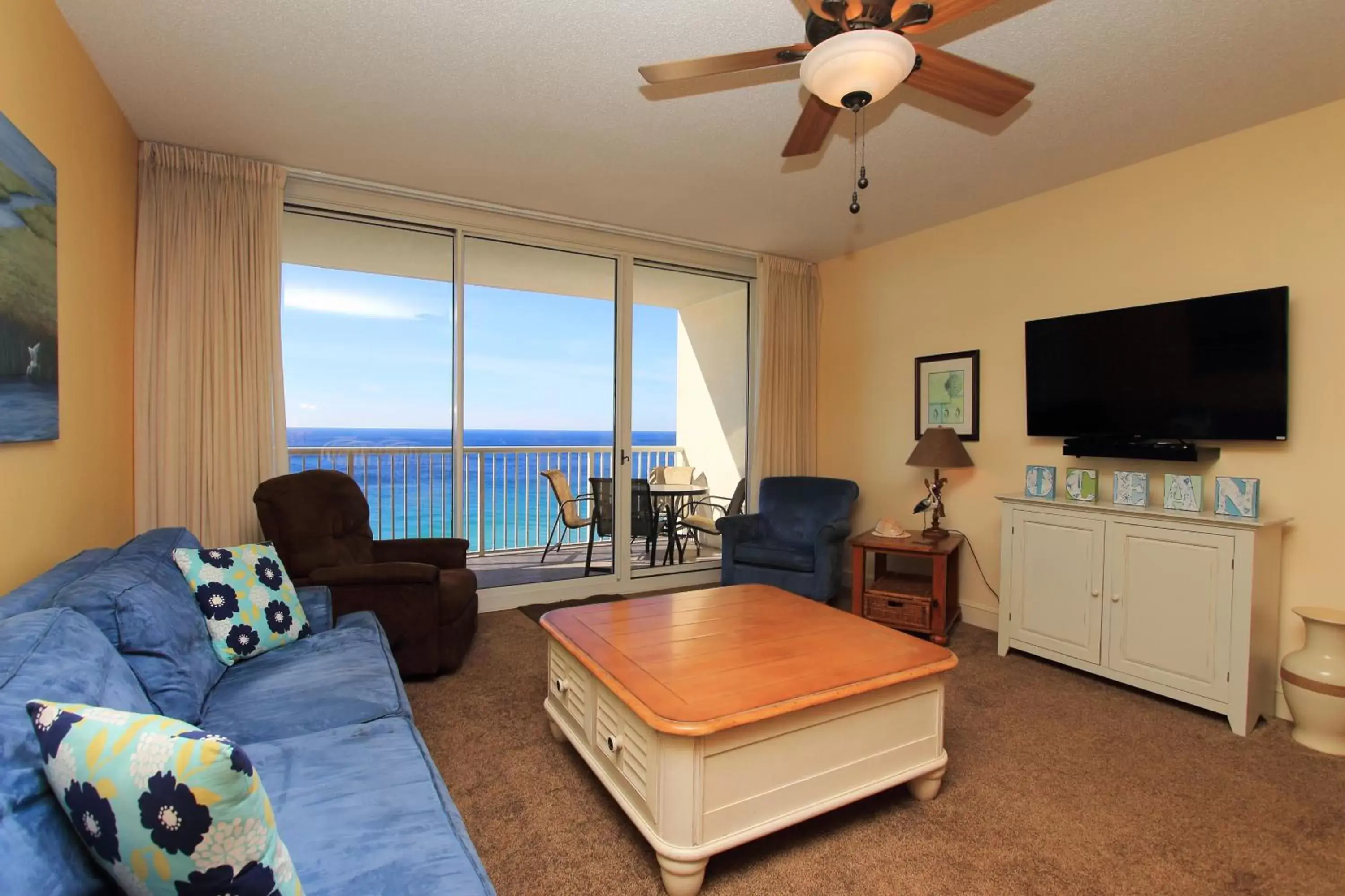 Living room, Seating Area in Majestic Beach Resort, Panama City Beach, Fl