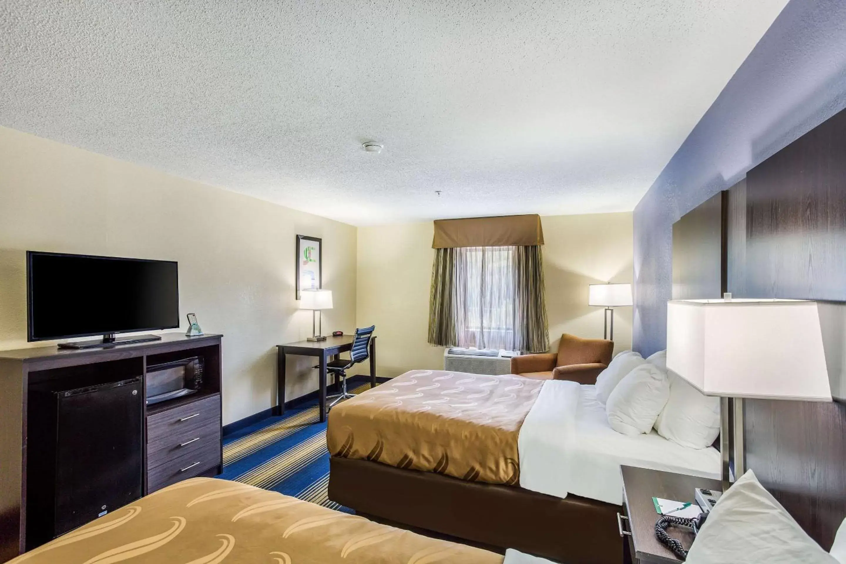 Photo of the whole room, Bed in Quality Inn Charleston South Photo of the whole room, Bed in Quality Inn Charleston South