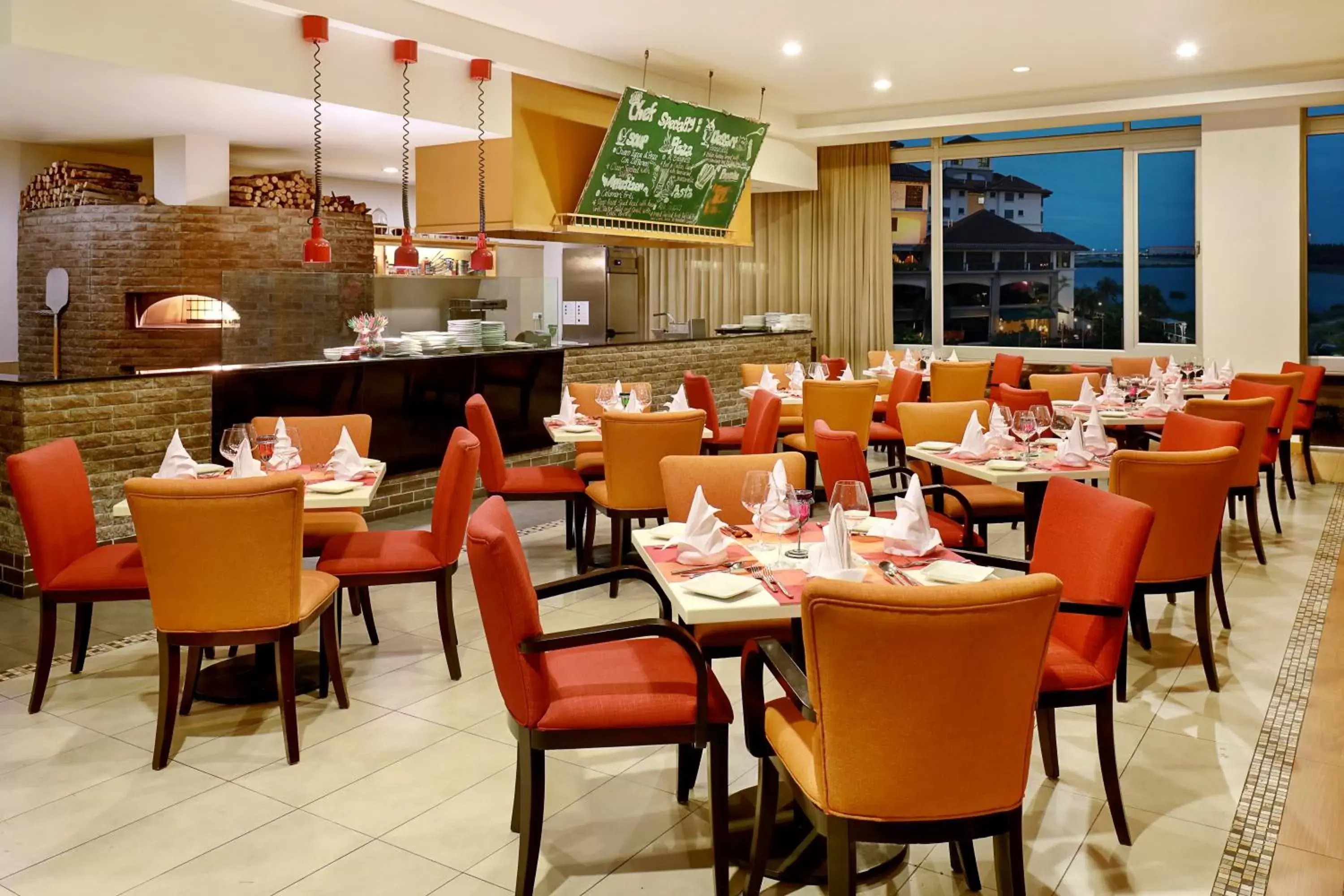 Restaurant/Places to Eat in Holiday Inn Melaka, an IHG Hotel