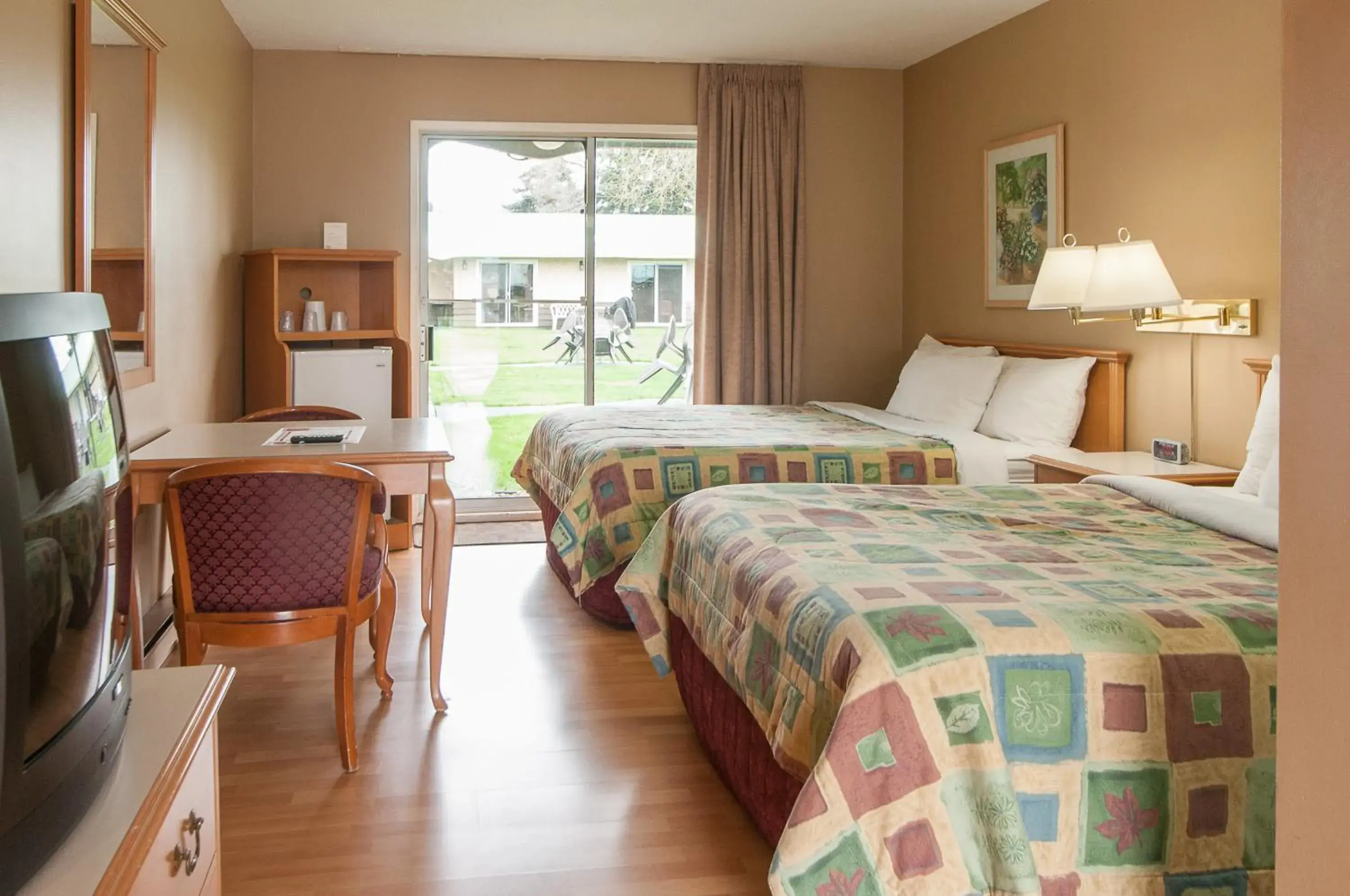 Photo of the whole room in Okanagan Seasons Resort