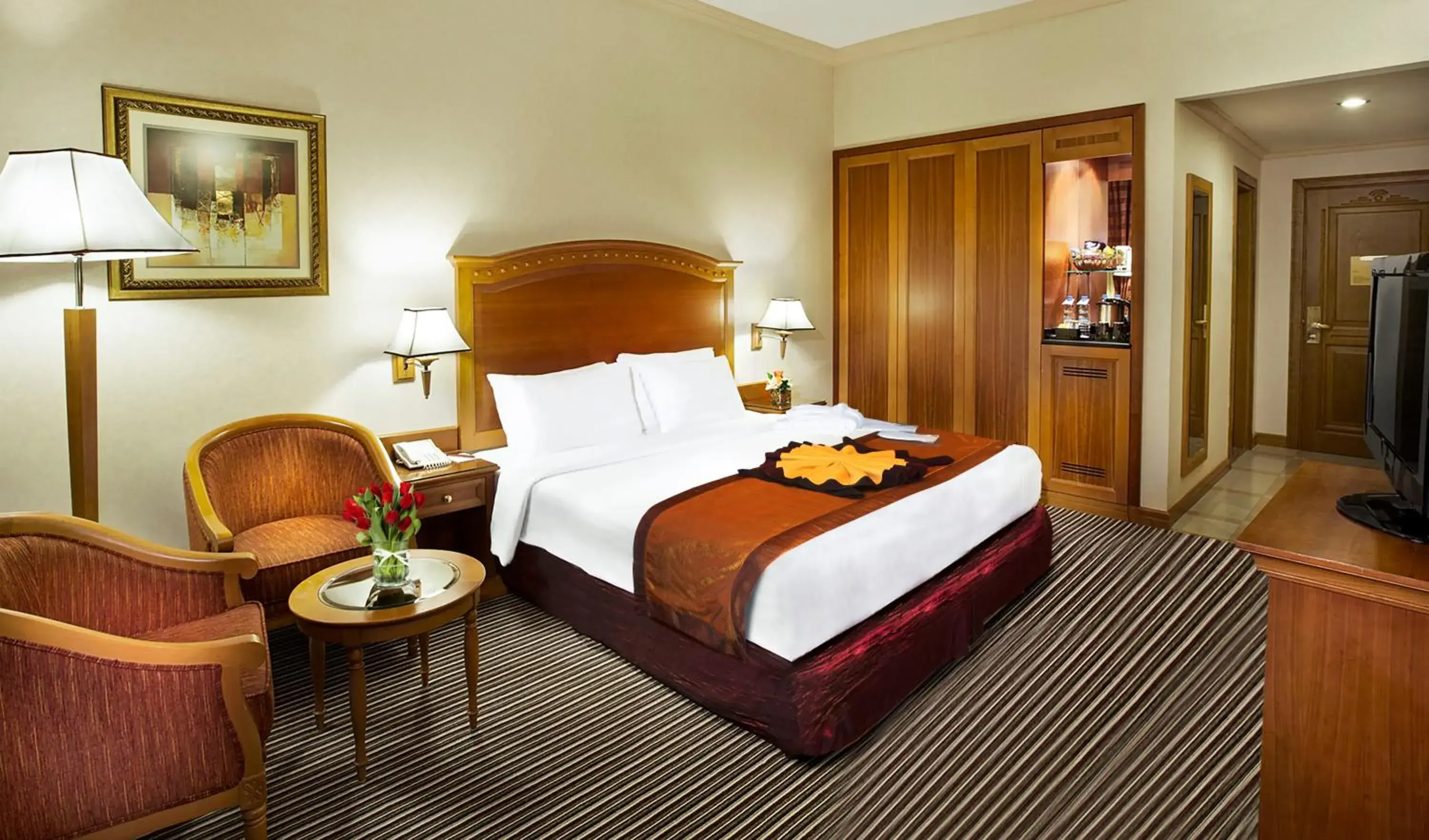 Photo of the whole room, Bed in Avenue Hotel Dubai