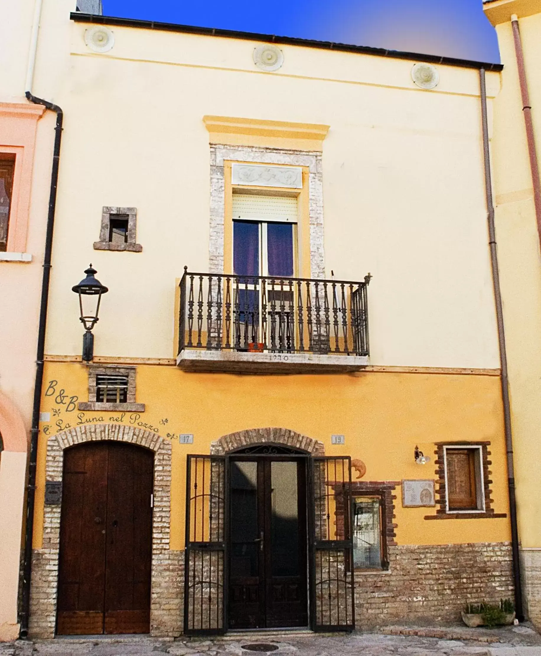 Property Building in La Luna nel Pozzo