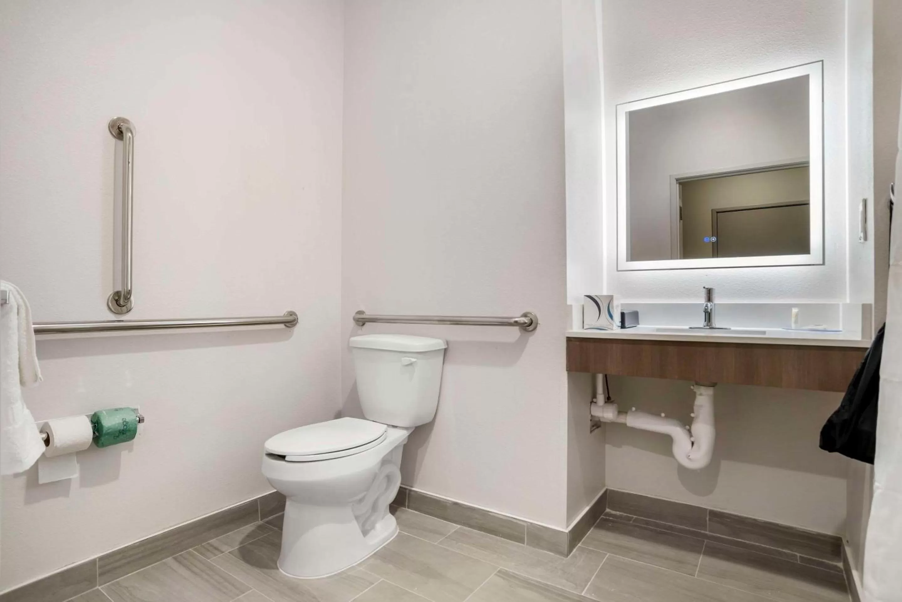 Bathroom in Comfort Inn & Suites Destin near Henderson Beach