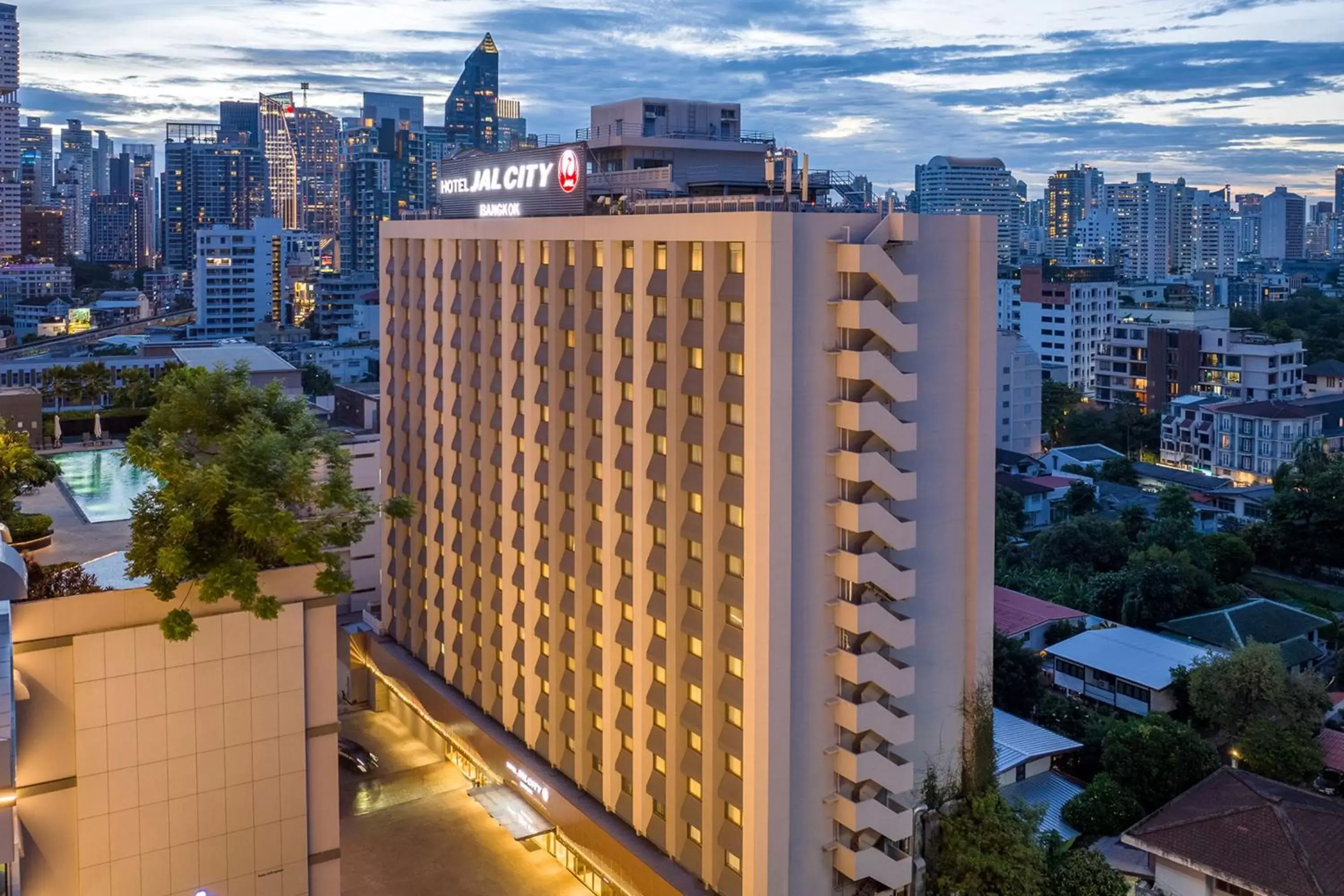 Property building in Hotel JAL City Bangkok