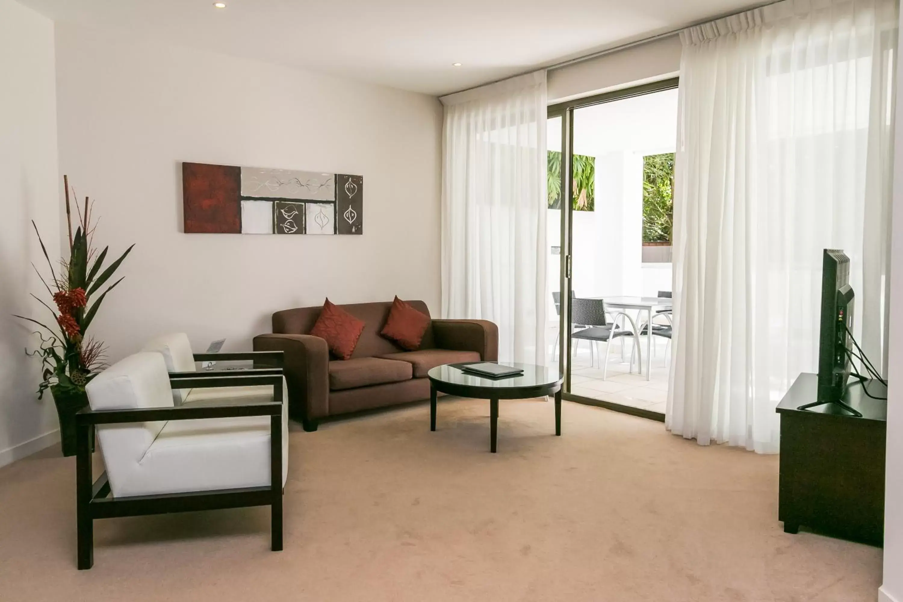 Living room, Seating Area in Grand Mercure Allegra Hervey Bay