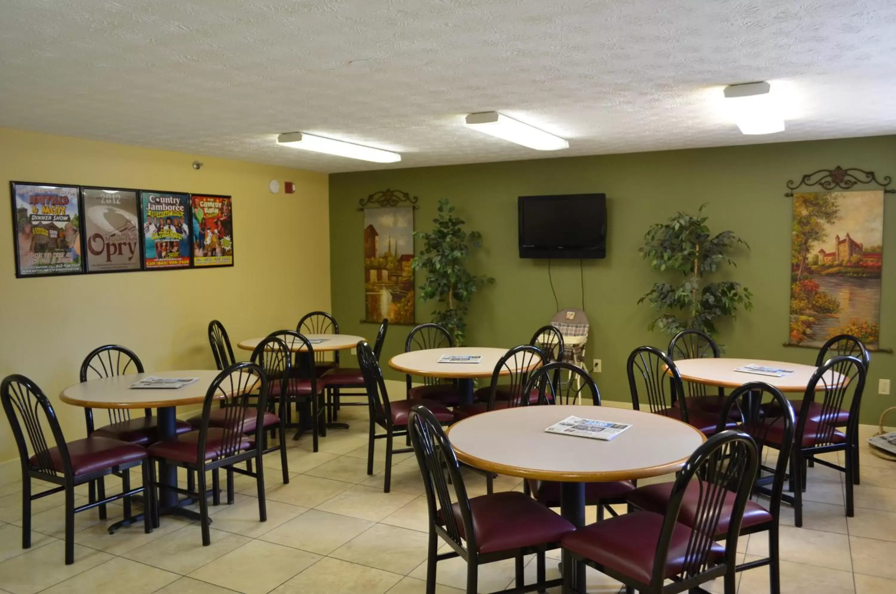 Restaurant/places to eat in Baymont by Wyndham Pigeon Forge near Island Drive Restaurant/places to eat in Baymont by Wyndham Pigeon Forge near Island Drive