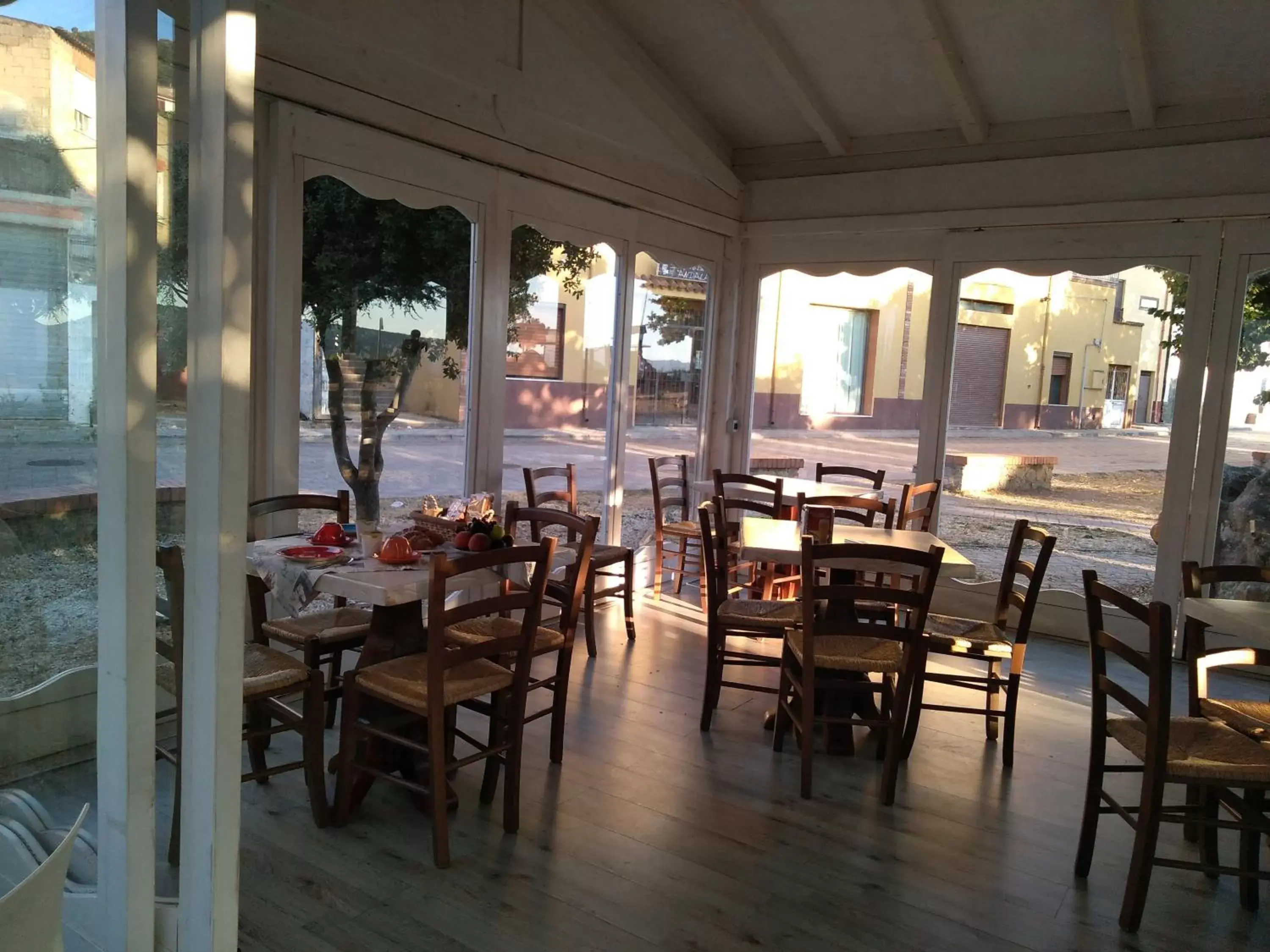 Restaurant/Places to Eat in Locanda B&B Dandana