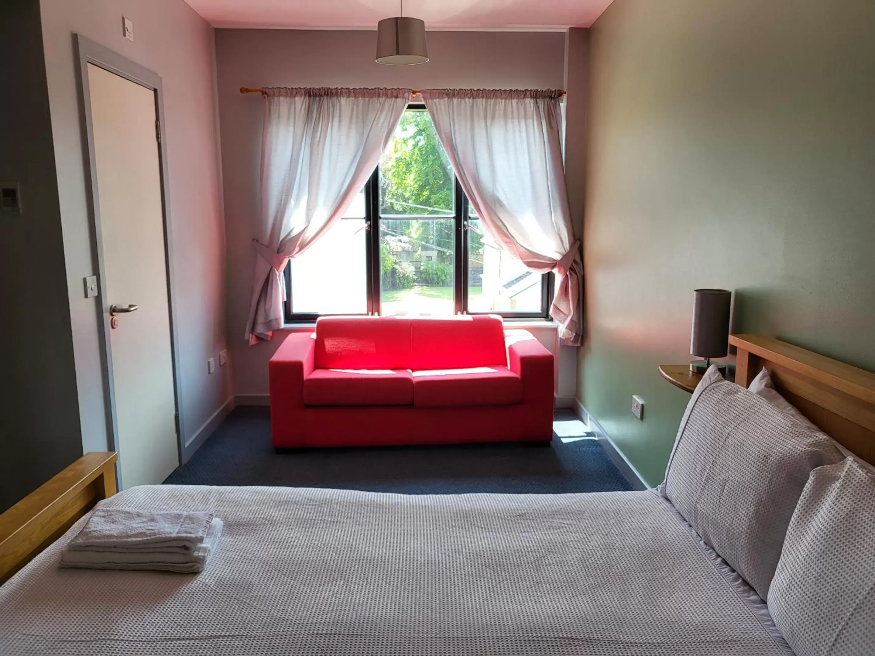 Bedroom, Seating Area in The Lamb and Flag